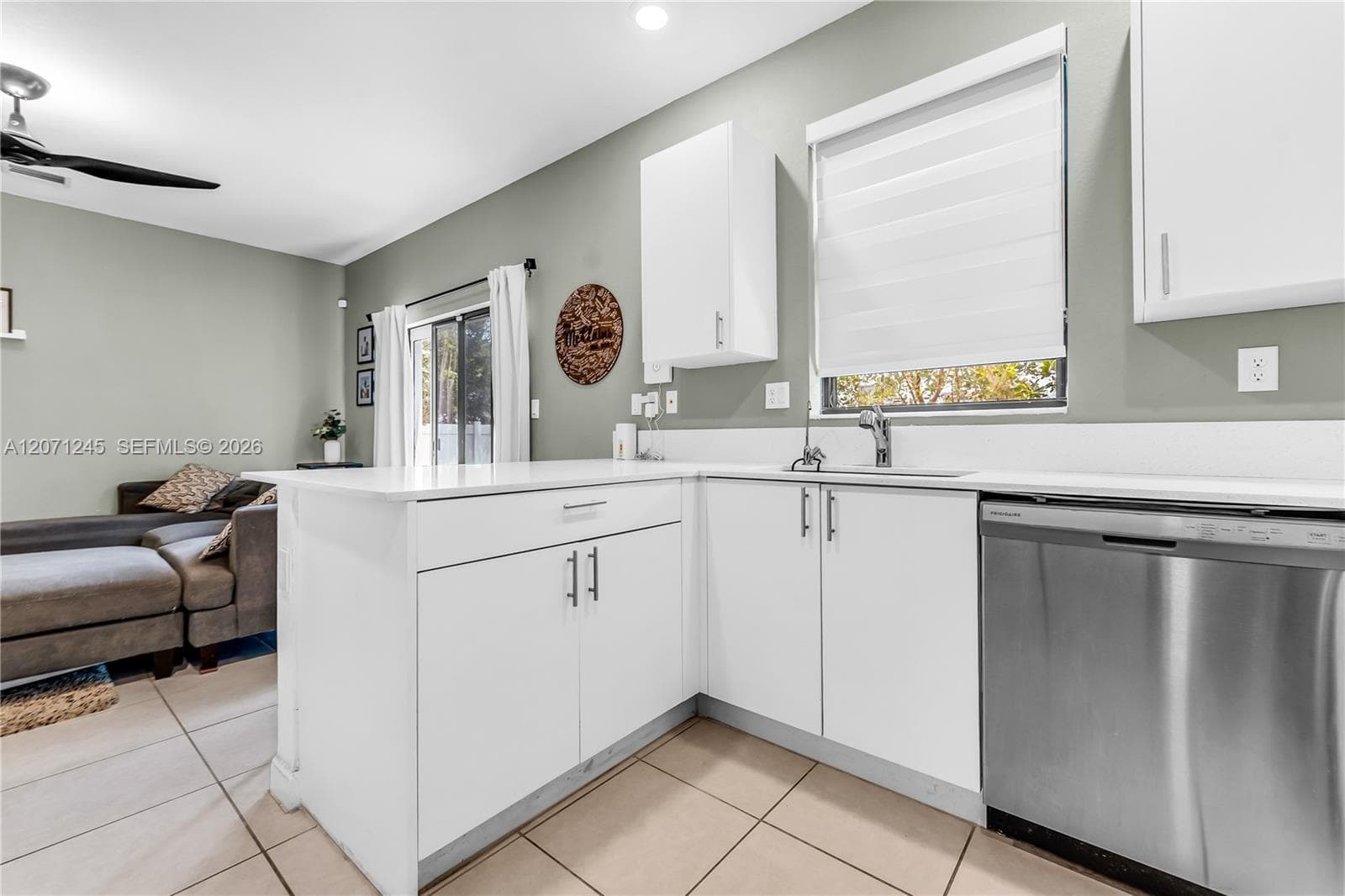 20397 NW 6th Pl, Miami Gardens FL 33169 photo 4