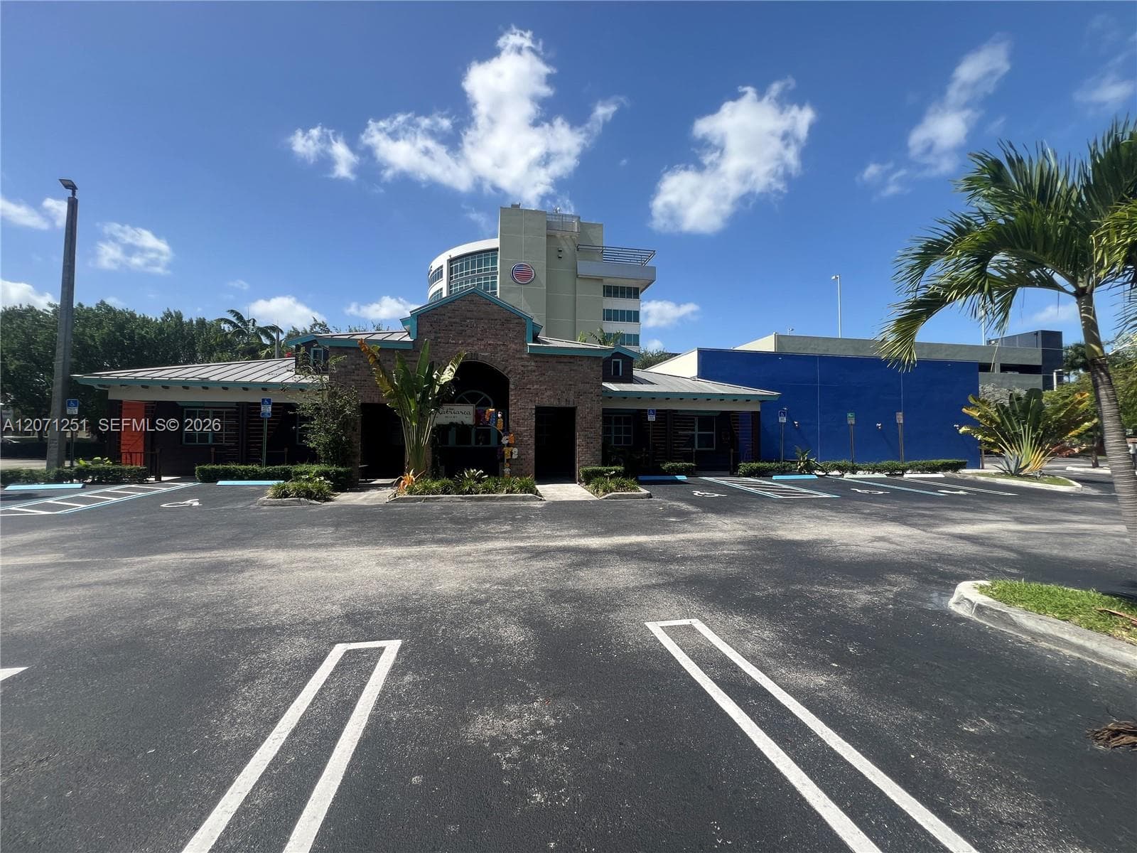 2255 NW 87th Ave, Doral FL 33172 photo 2