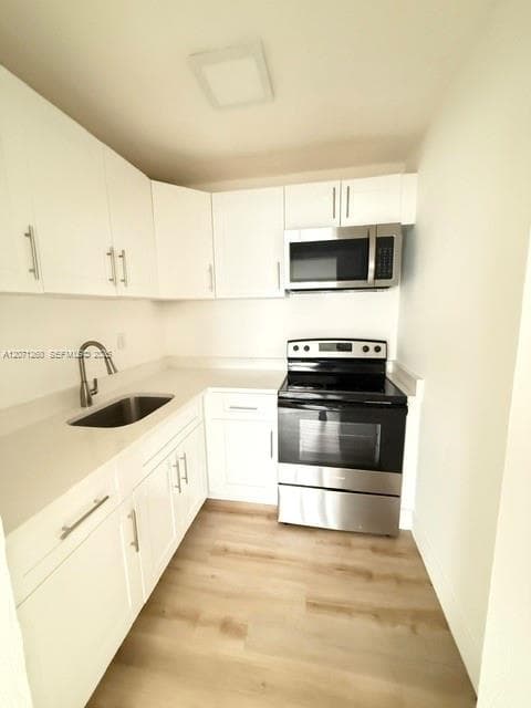 401 SE 10th St rear, Hallandale Beach FL 33009 photo 3