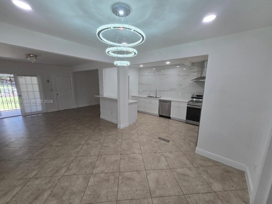 18360 NE 22nd Ave, North Miami Beach FL 33160 photo 5