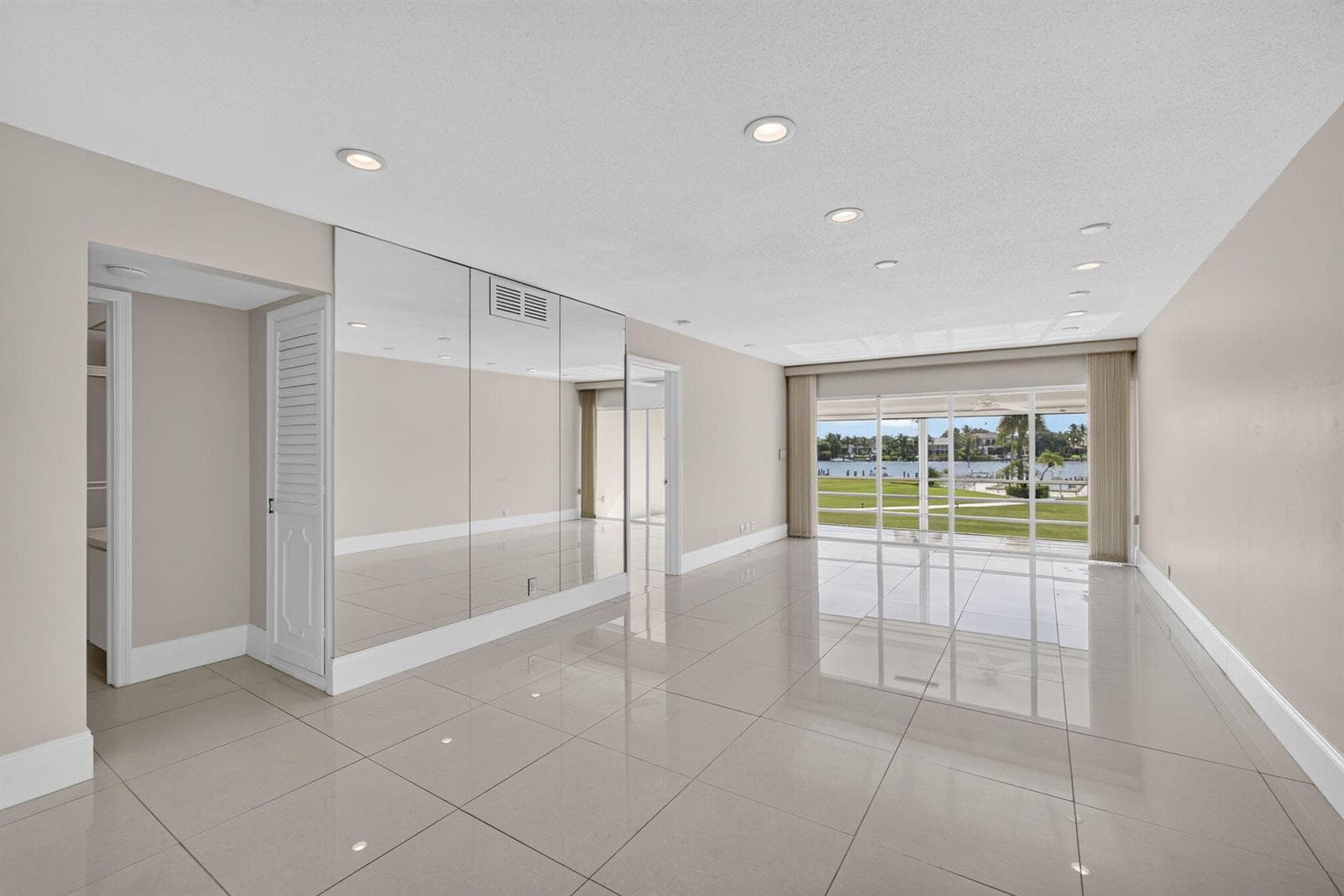 478 Tequesta Drive # 204, Tequesta FL 33469 photo 4