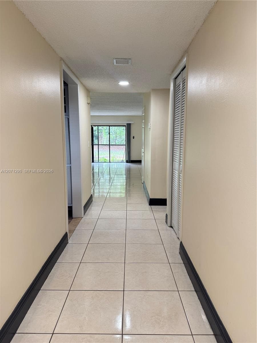 215 Lakeview Dr # 105, Weston FL 33326 photo 2