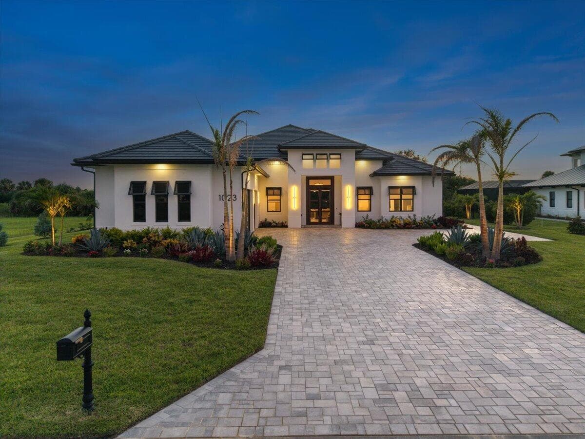 1023 W POLO GROUNDS Drive, Vero Beach FL 32966 photo 2