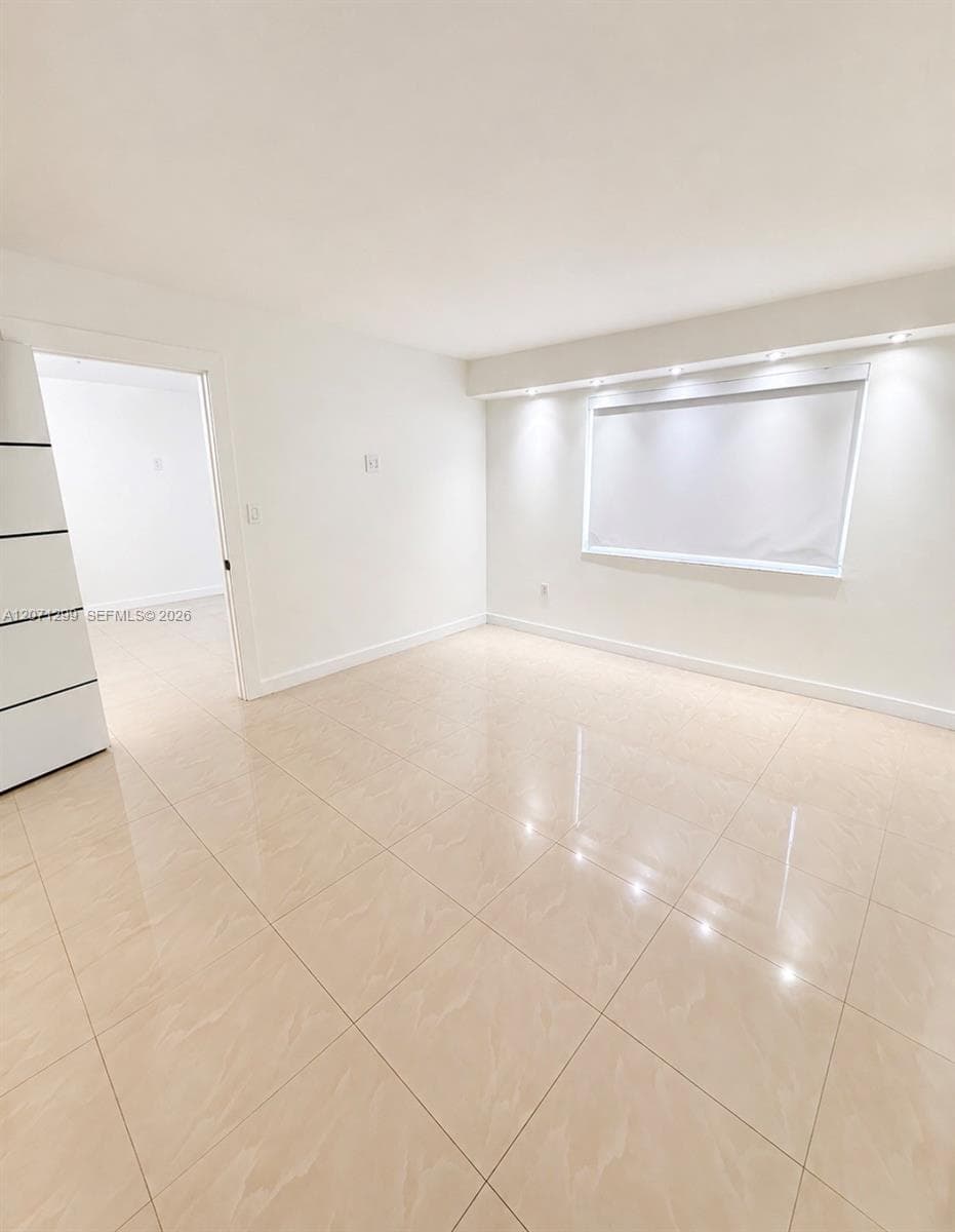 605 NW 72nd Ave # 301, Miami, FL 33126 photo 4