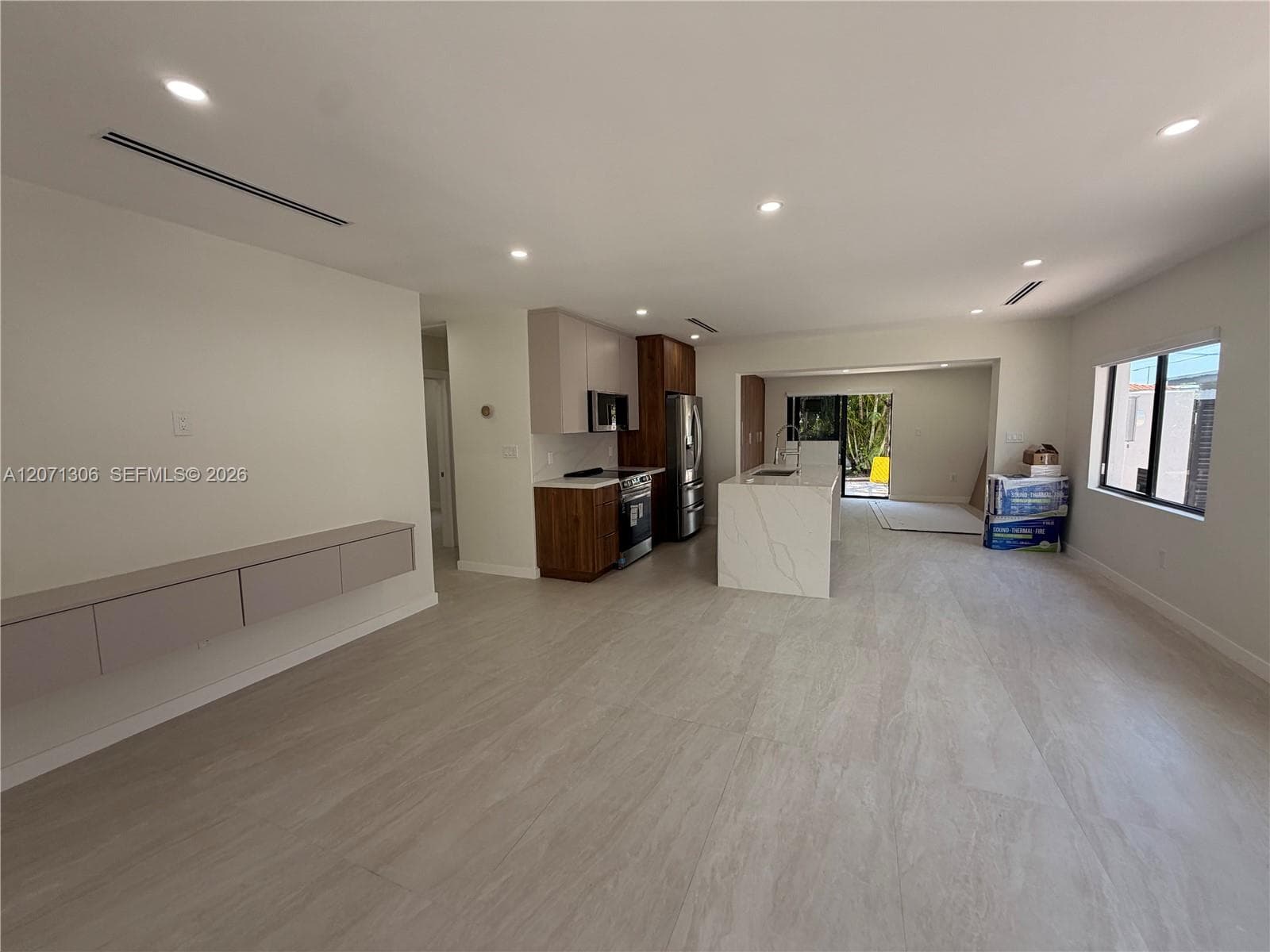 3680 NW 16th St, Miami, FL 33125 photo 2