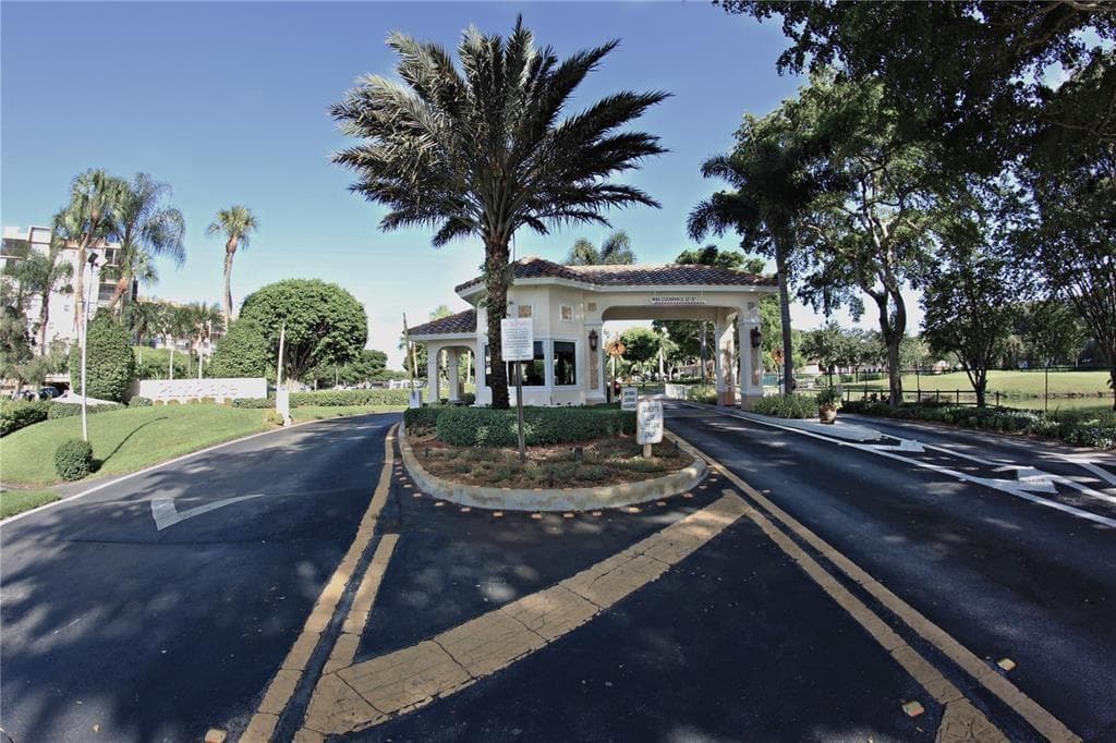 1100 SAINT CHARLES Place # 313, Pembroke Pines FL 33026 photo 3