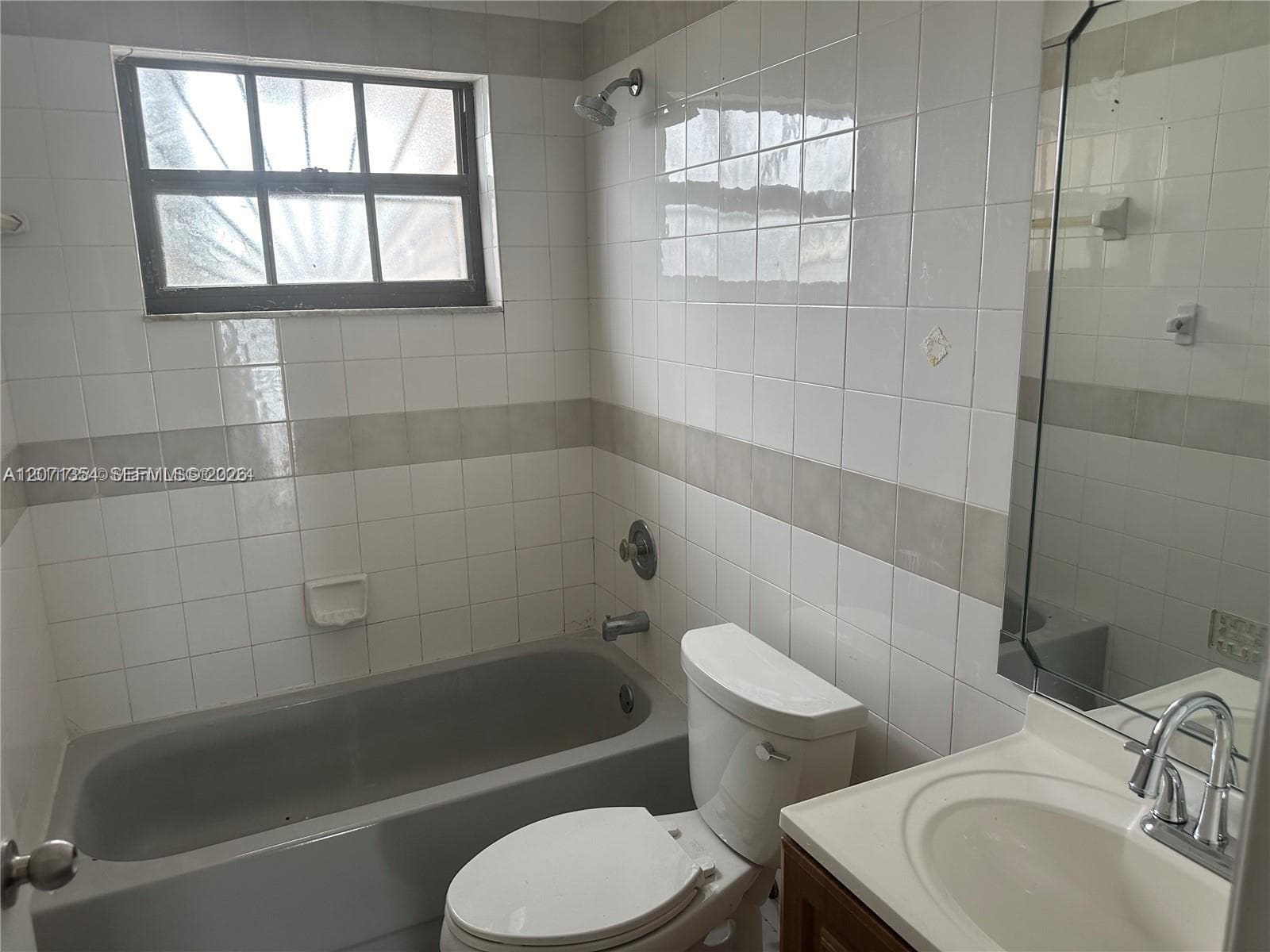 6991 NW 169th Ter, Miami Lakes FL 33015 photo 3