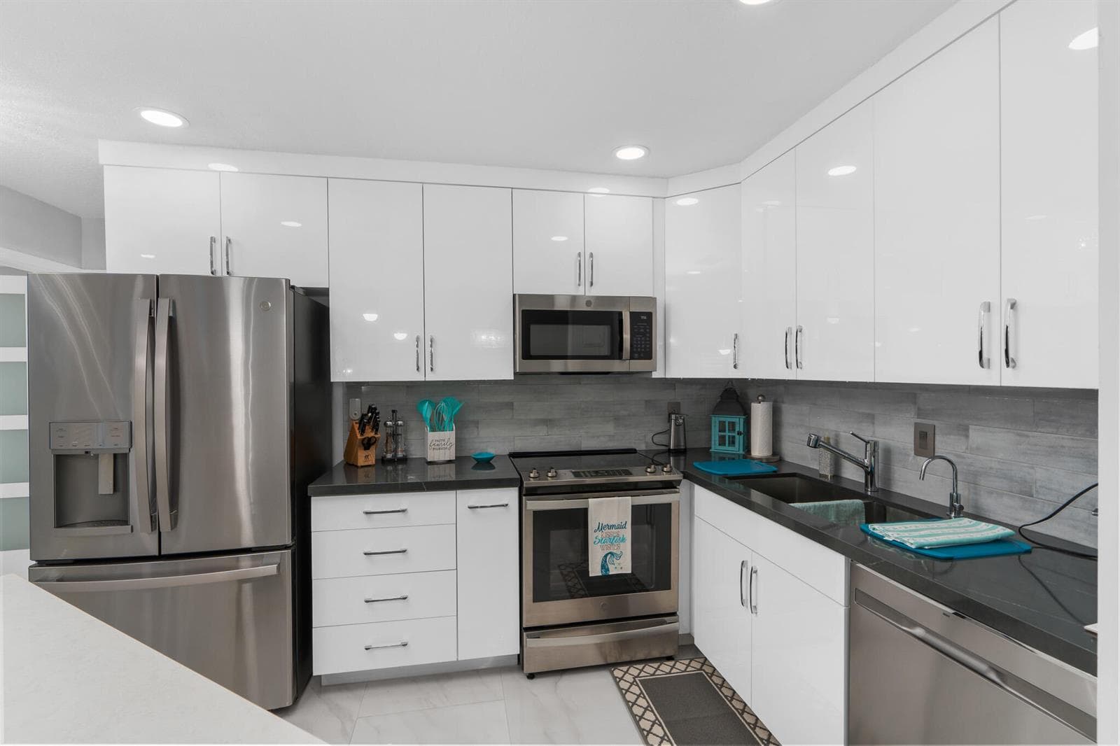 130 CYPRESS CLUB Drive # 306, Pompano Beach FL 33060 photo 2