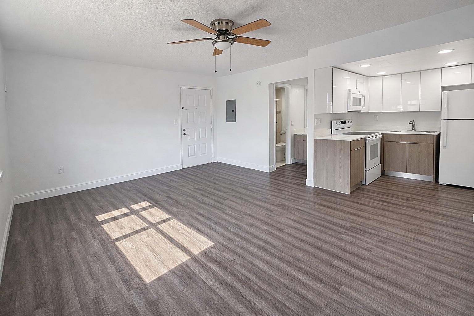 17350 NW 68th Avenue # 400-402A, Hialeah FL 33015 photo 2