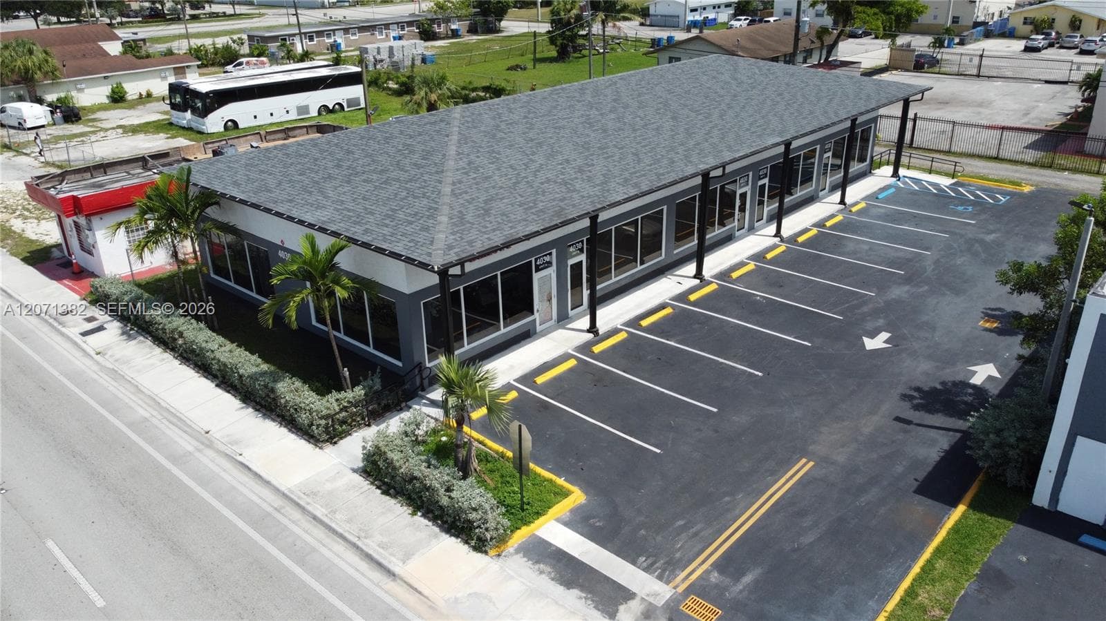 4030 Pembroke Rd, West Park FL 33021 photo 2