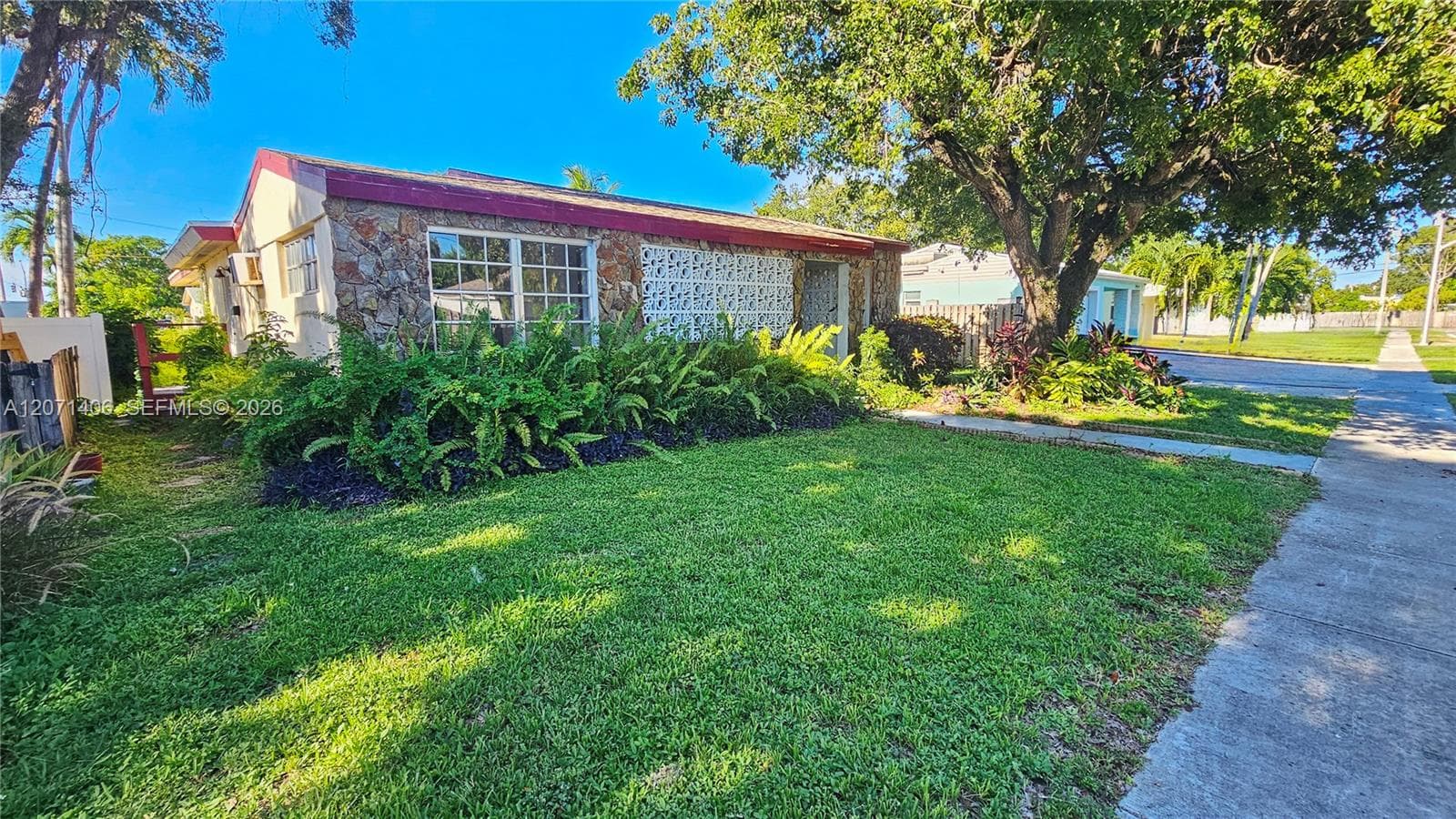 214 SW 2nd Pl, Dania Beach FL 33004 photo 2