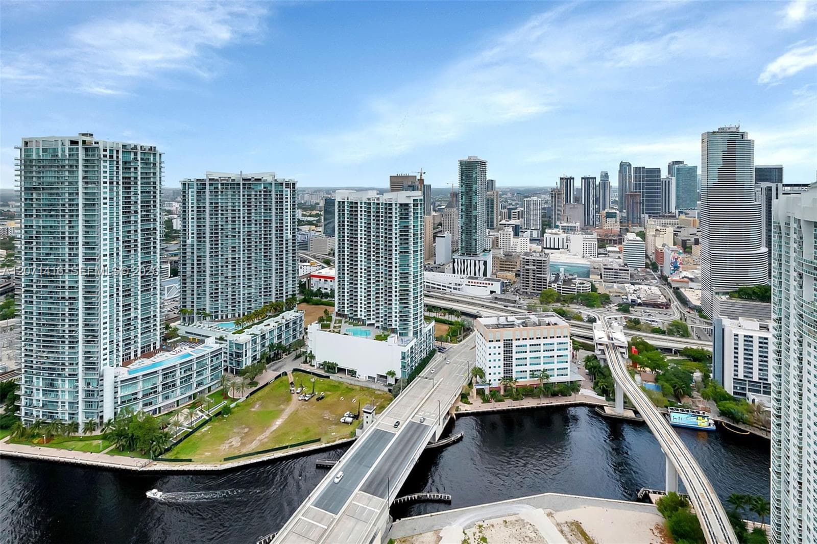68 SE 6th St # 3911, Miami FL 33131 photo 3