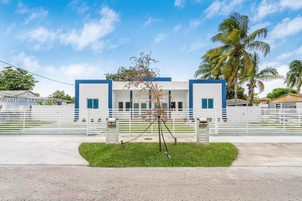 2419 NW 97th St, Miami FL 33147