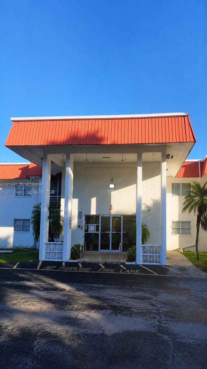 4881 NW 22nd St # B15, Lauderhill FL 33313