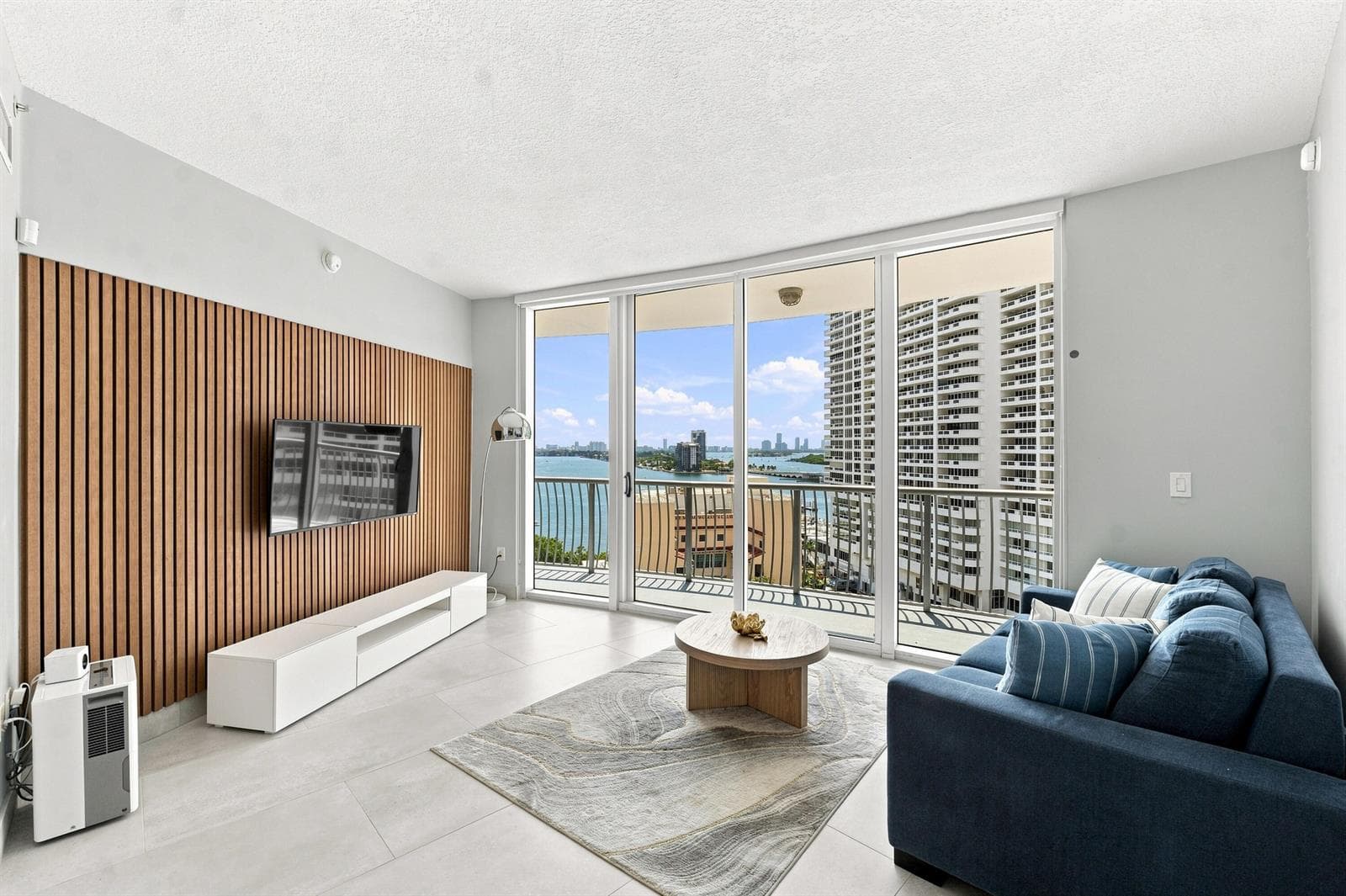 1750 N BAYSHORE Drive # 1202, Miami FL 33132 photo 2