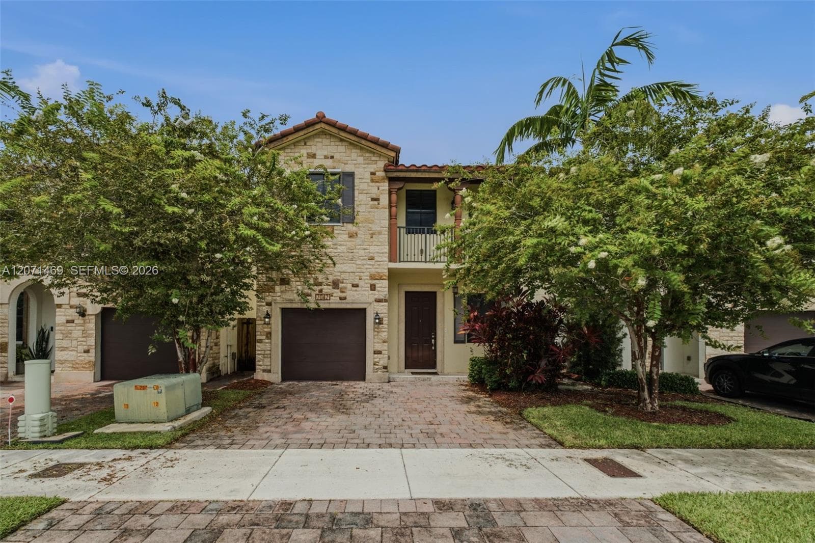 7042 NW 103rd Path, Doral FL 33178 photo 2
