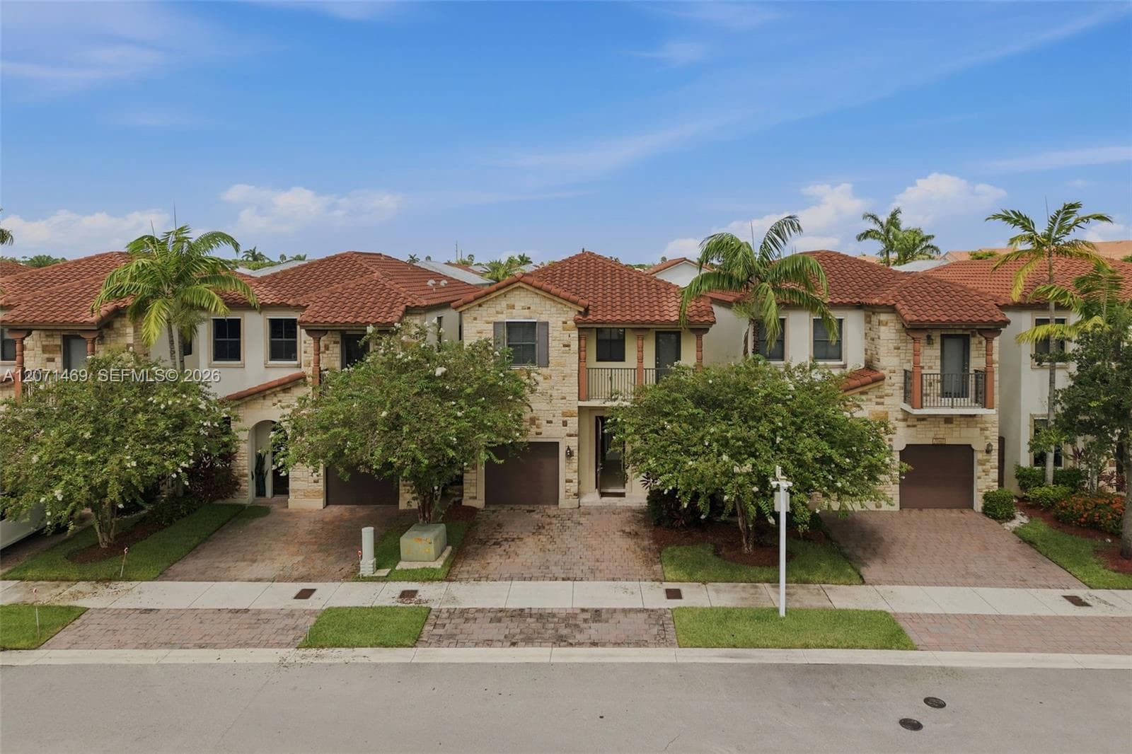 7042 NW 103rd Path, Doral FL 33178 photo 3