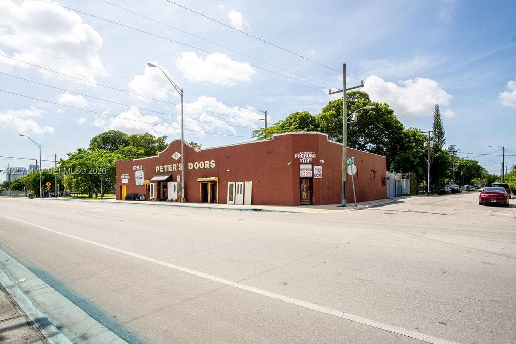 800 NW 36th St, Miami FL 33127 photo 3