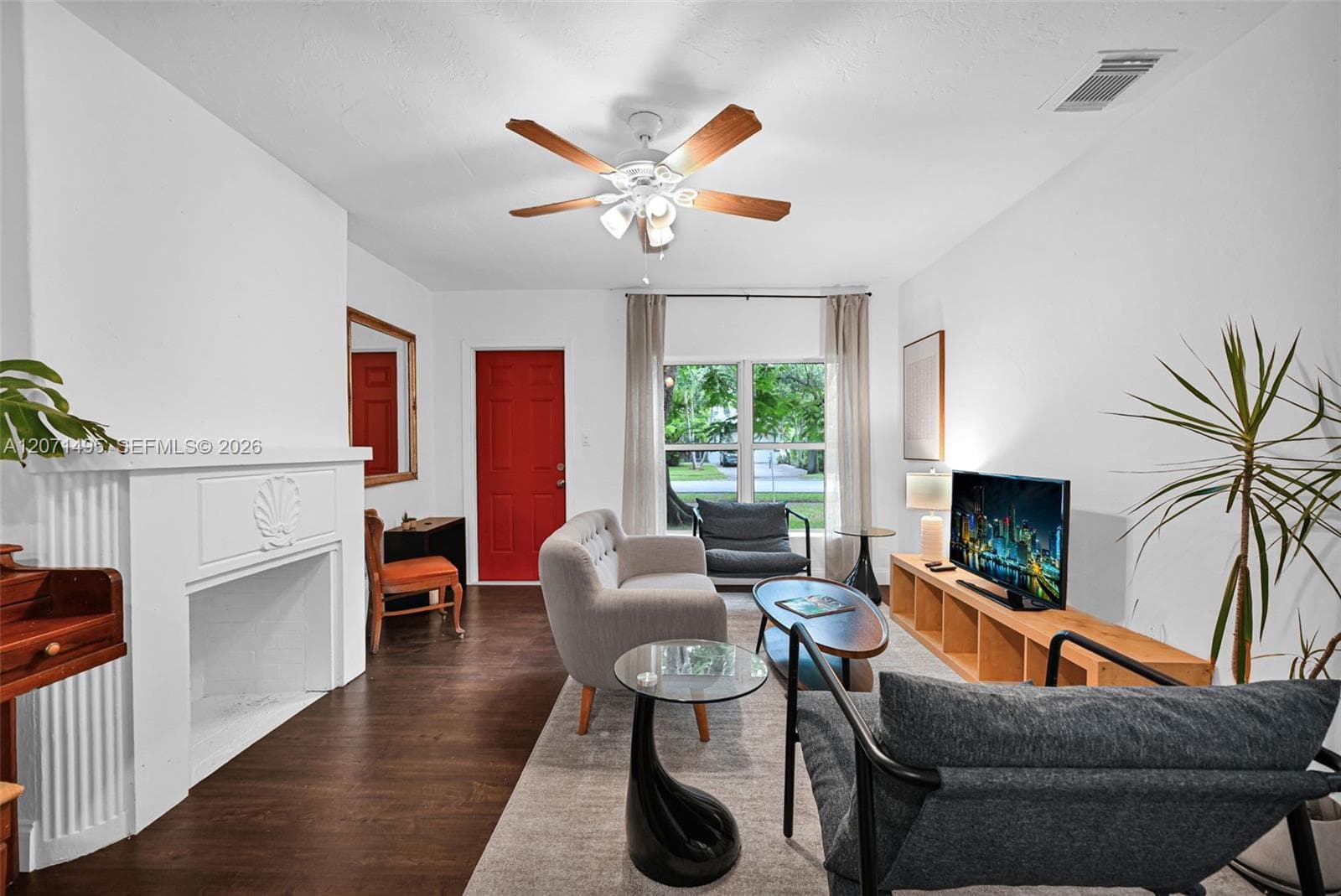 370 NE 87th St, El Portal FL 33138 photo 4