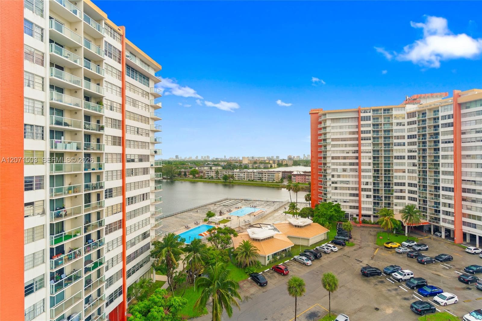 1301 NE Miami Gardens Dr # 1025W, Miami FL 33179 photo 2