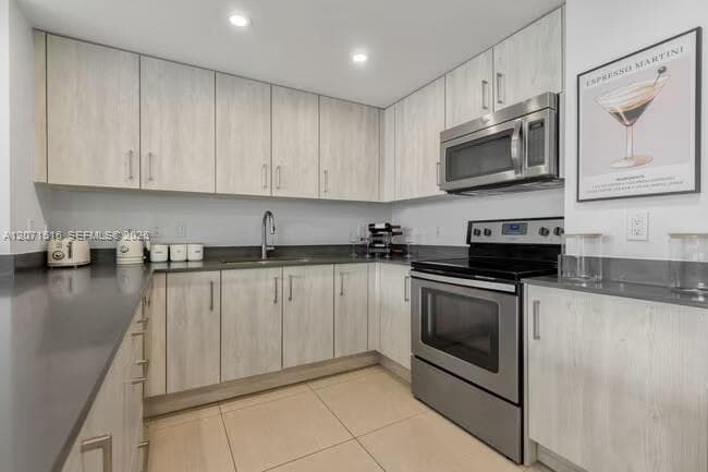 7525 E Treasure Dr # 505, North Bay Village FL 33141 photo 5