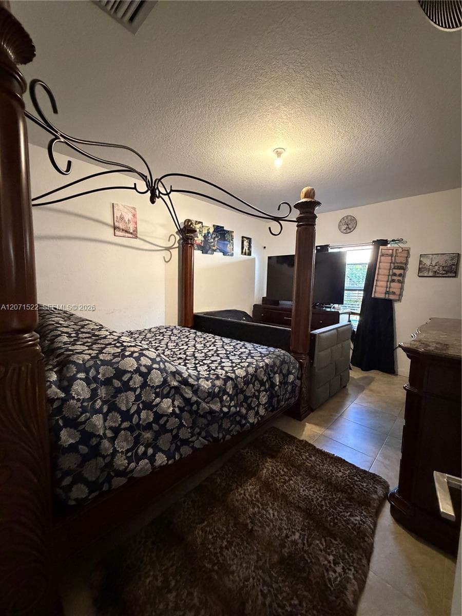 548 NE 5th Way, Florida City FL 33034 photo 5