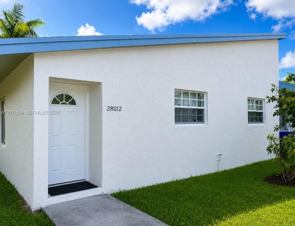 28012 SW 140th Ct, Homestead FL 33033 photo 2