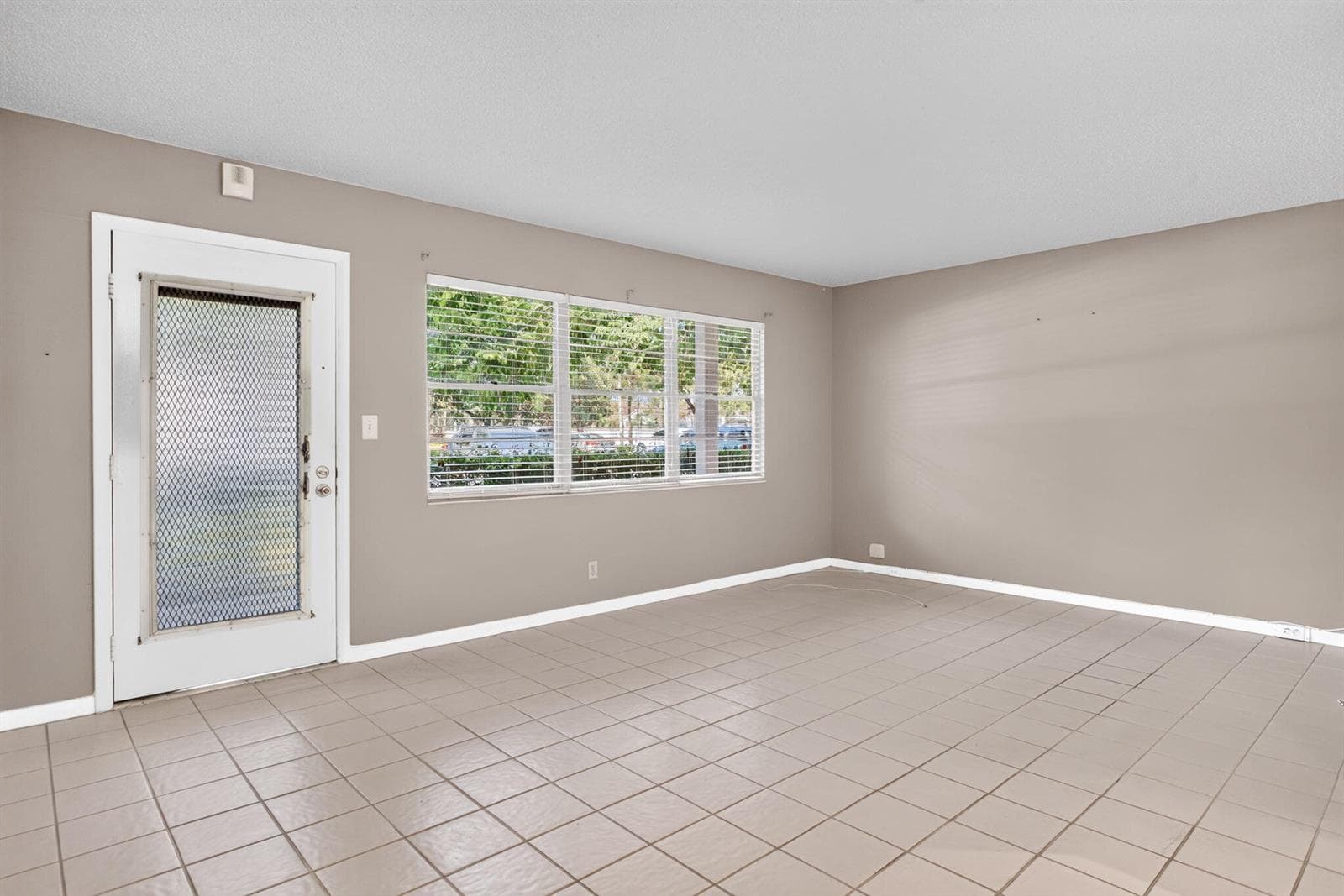 2002 Granada Drive # E1, Coconut Creek FL 33066 photo 5