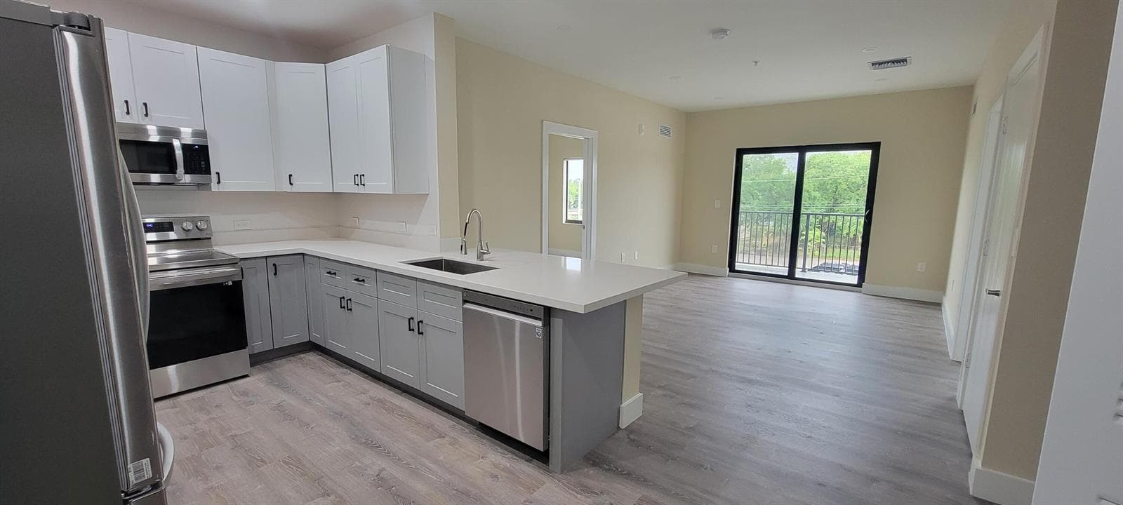 3801 DAVIE Boulevard # 407, Fort Lauderdale FL 33312 photo 2