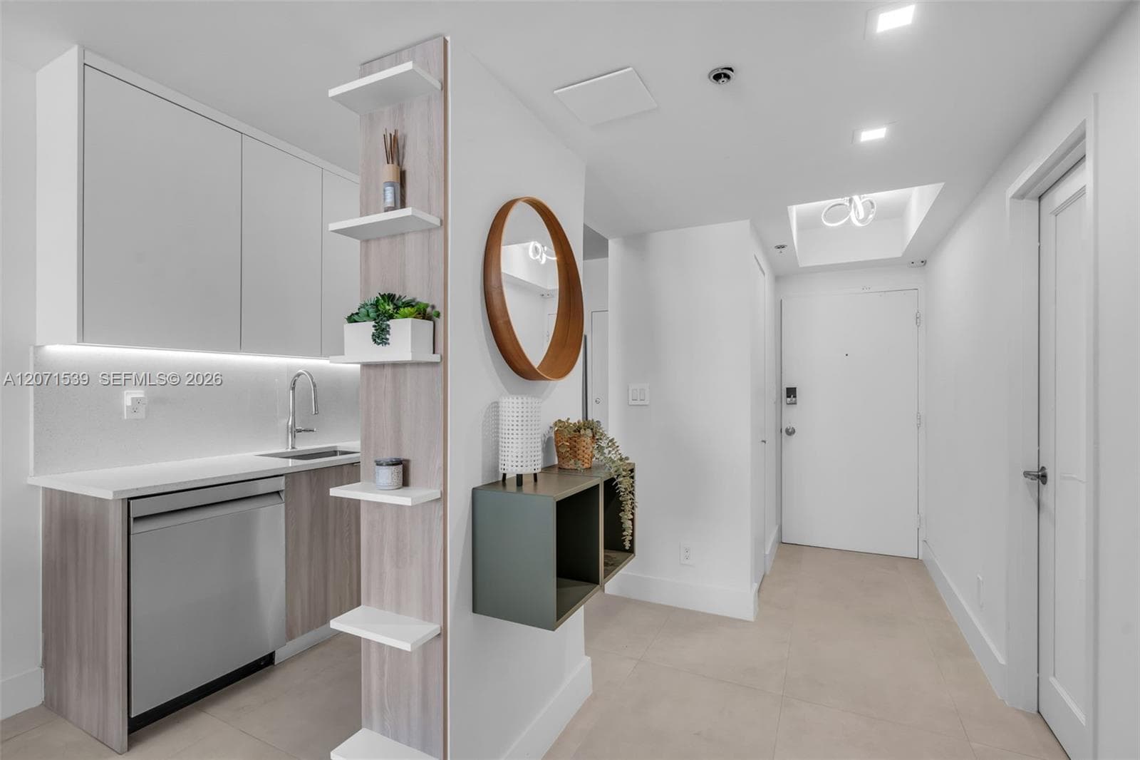 100 Lincoln Rd # 539, Miami Beach FL 33139 photo 4