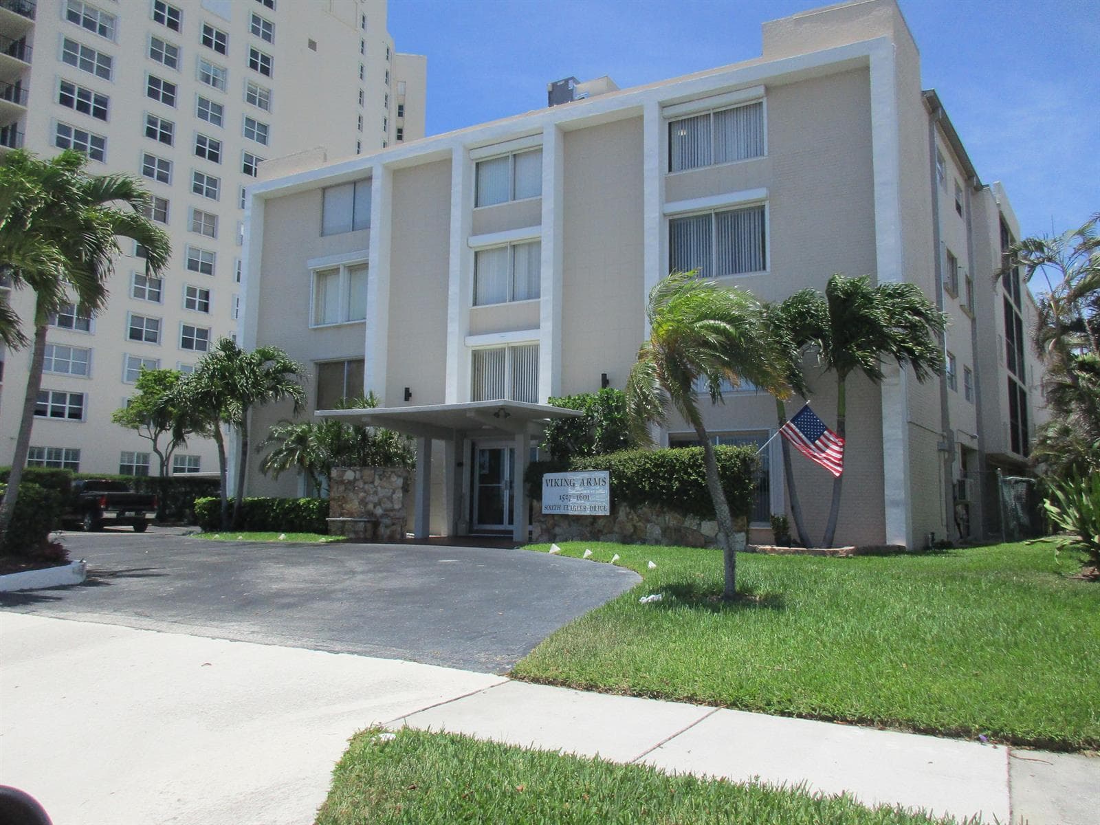 1527 S Flagler Drive # 203F, West Palm Beach FL 33401