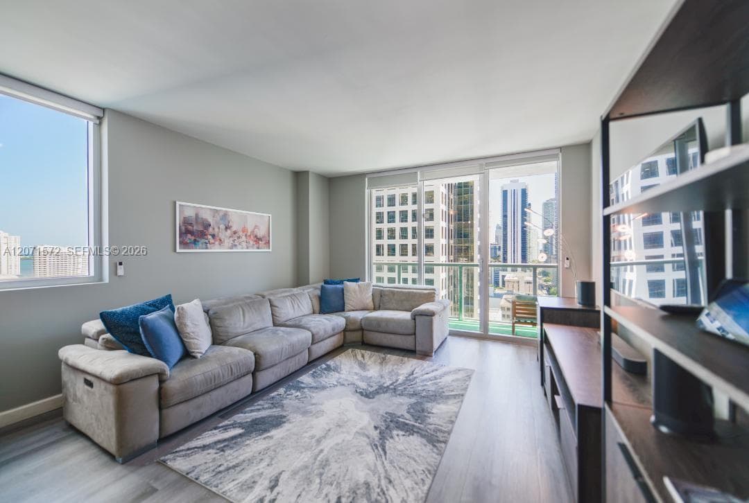 55 SE 6th St # 2110, Miami FL 33131