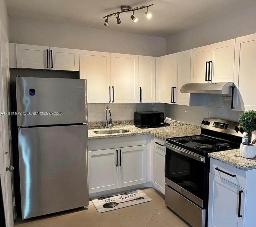 1824 Monroe St # 8, Hollywood FL 33020 photo 4