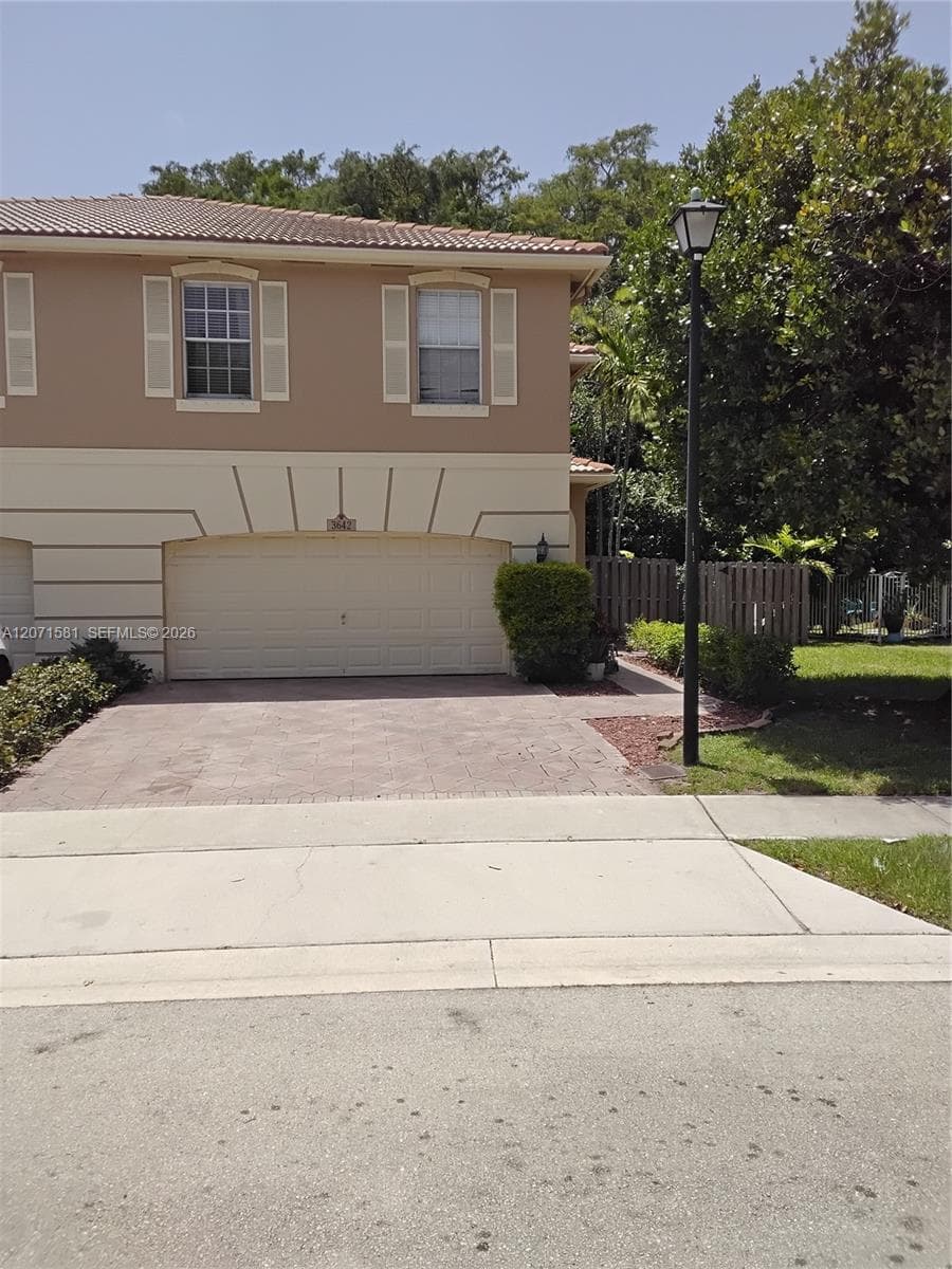 3642 Asperwood Cir, Coconut Creek FL 33073