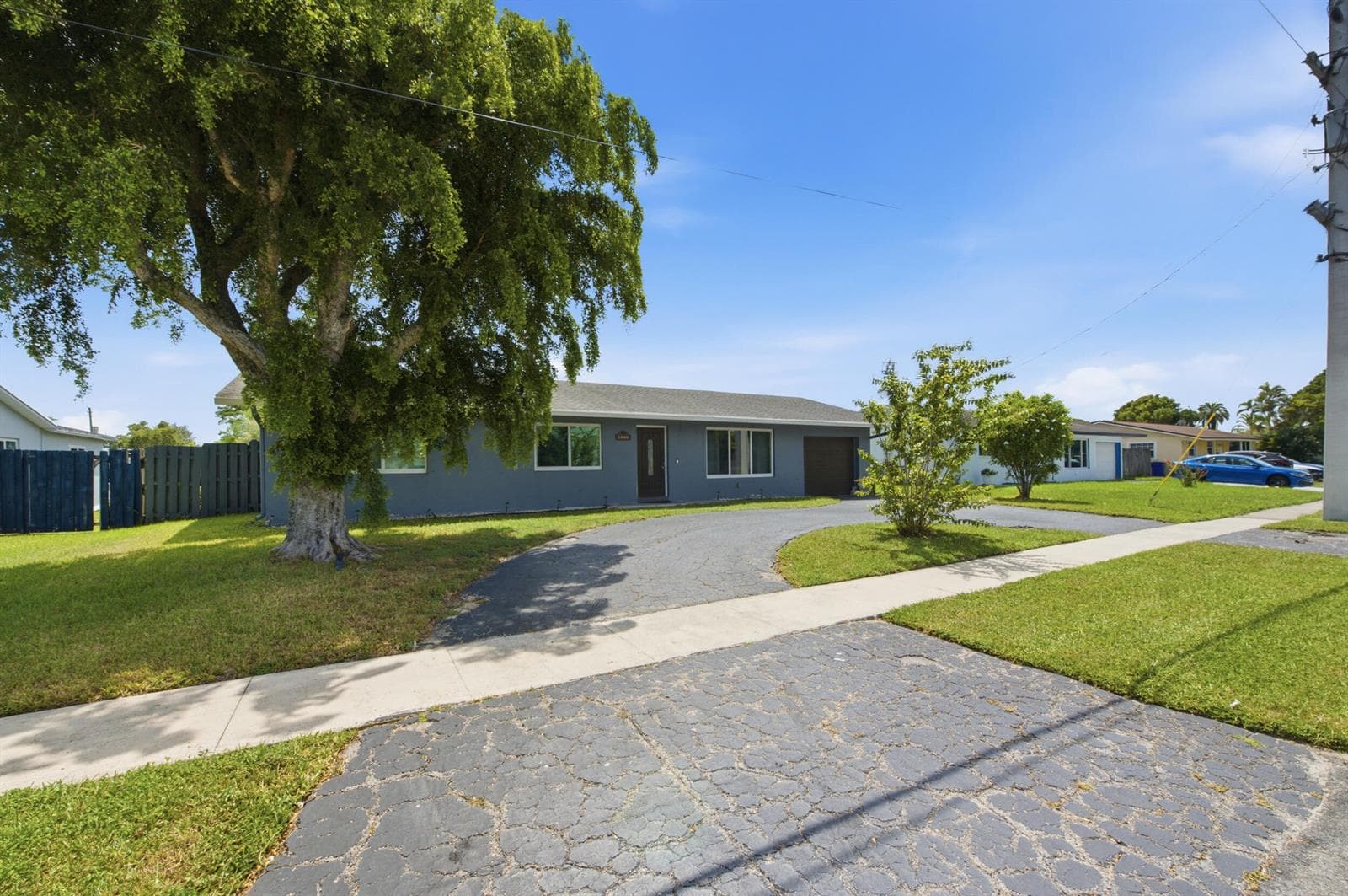 1000 W River Drive, Margate FL 33063 photo 2