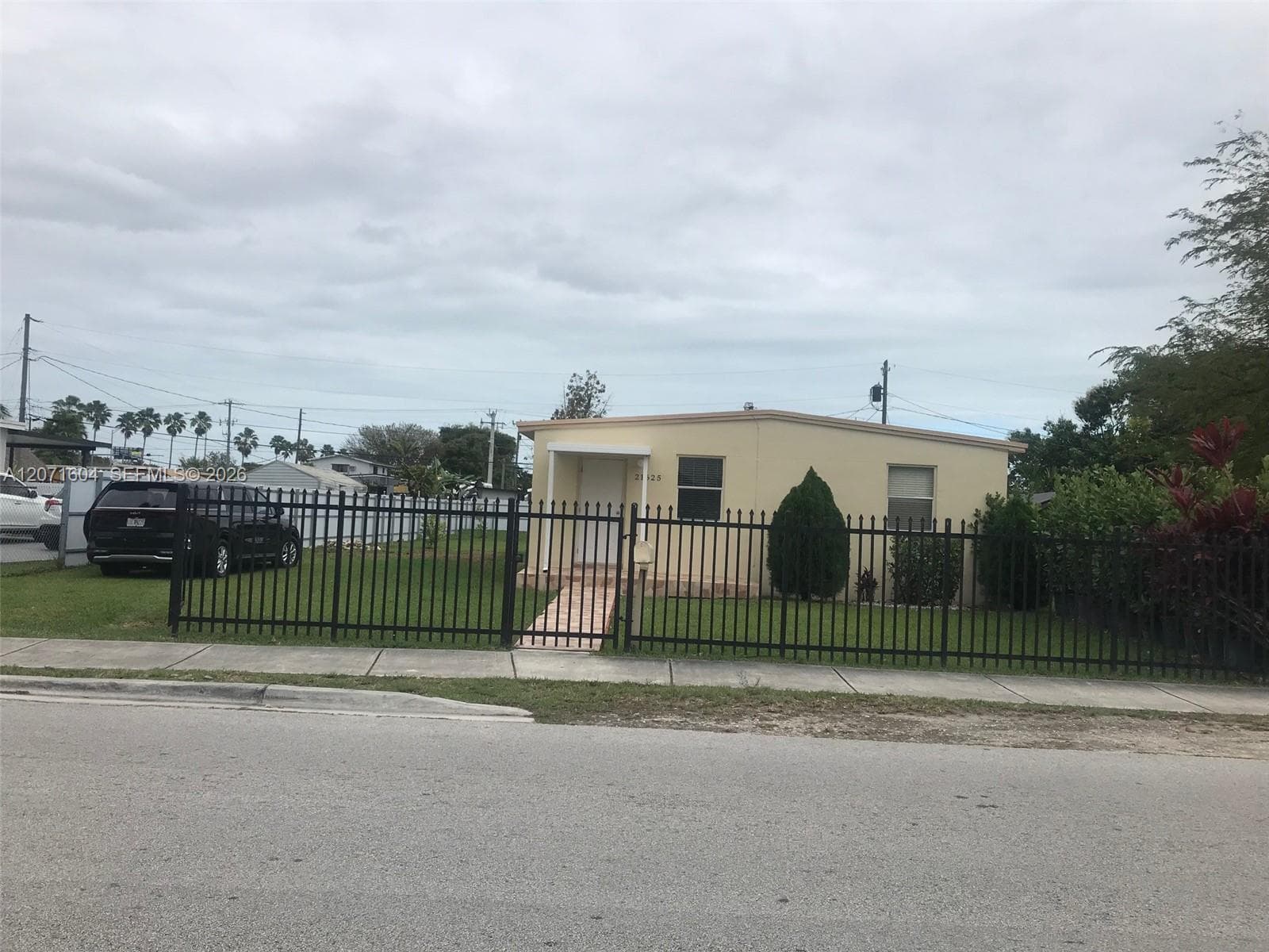 21625 SW 109th Ave, Miami FL 33170 photo 2