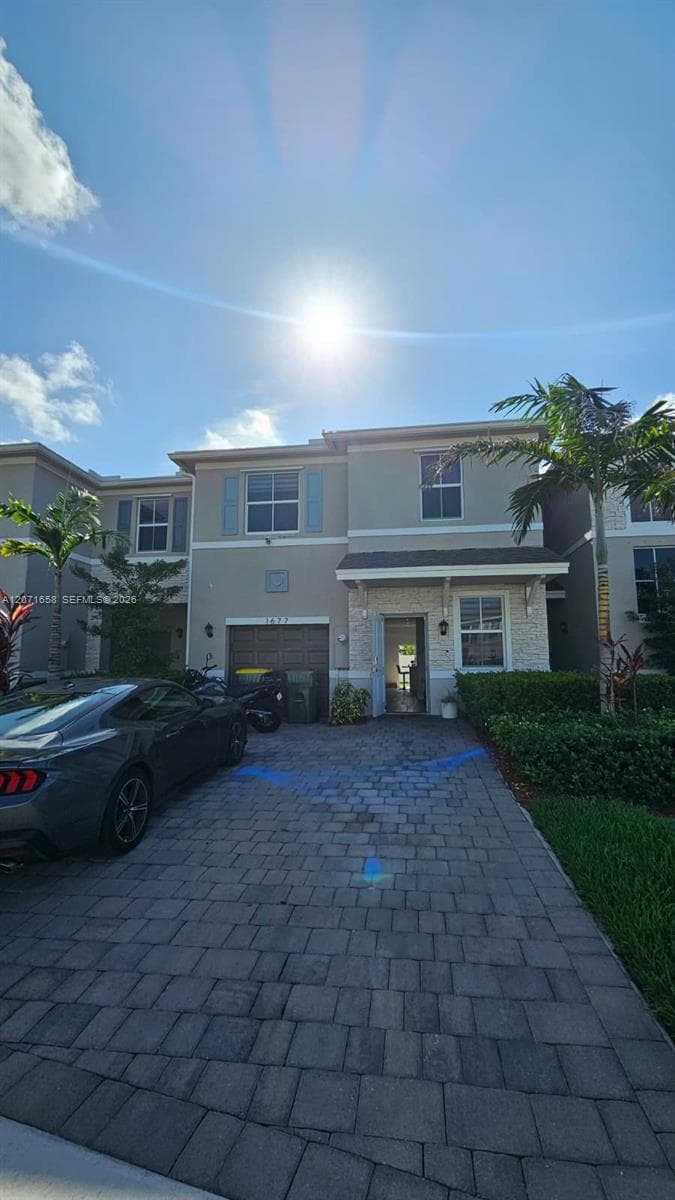 1677 SE 8th Ave, Homestead FL 33034
