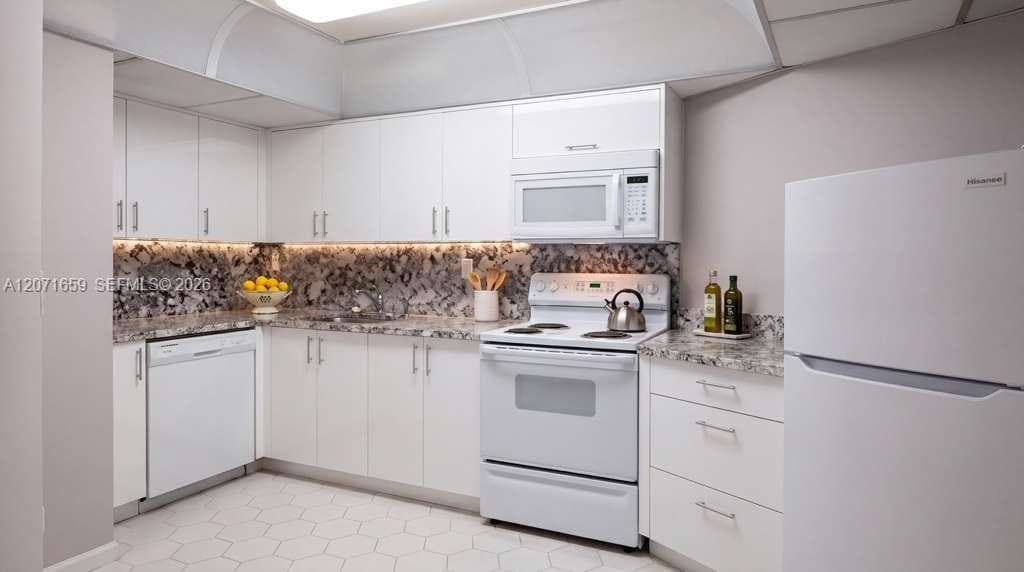 1000 Parkview Dr # 511, Hallandale Beach FL 33009 photo 2
