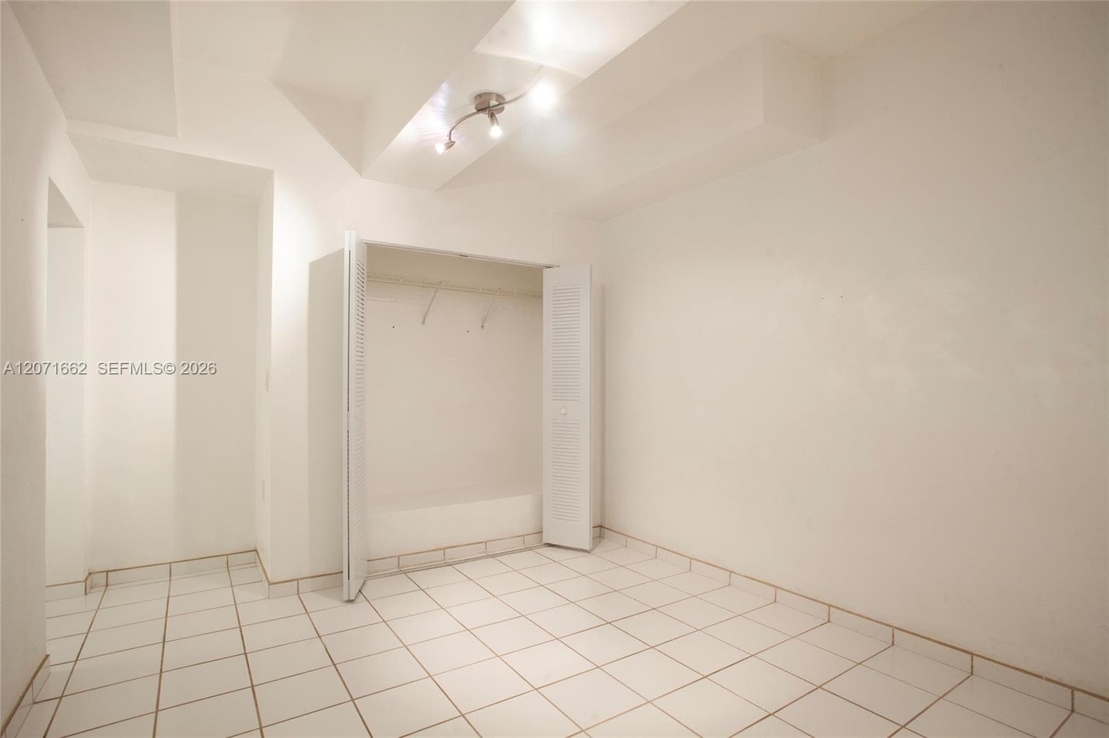 4720 Pine Tree Dr # 1, Miami Beach FL 33140 photo 5