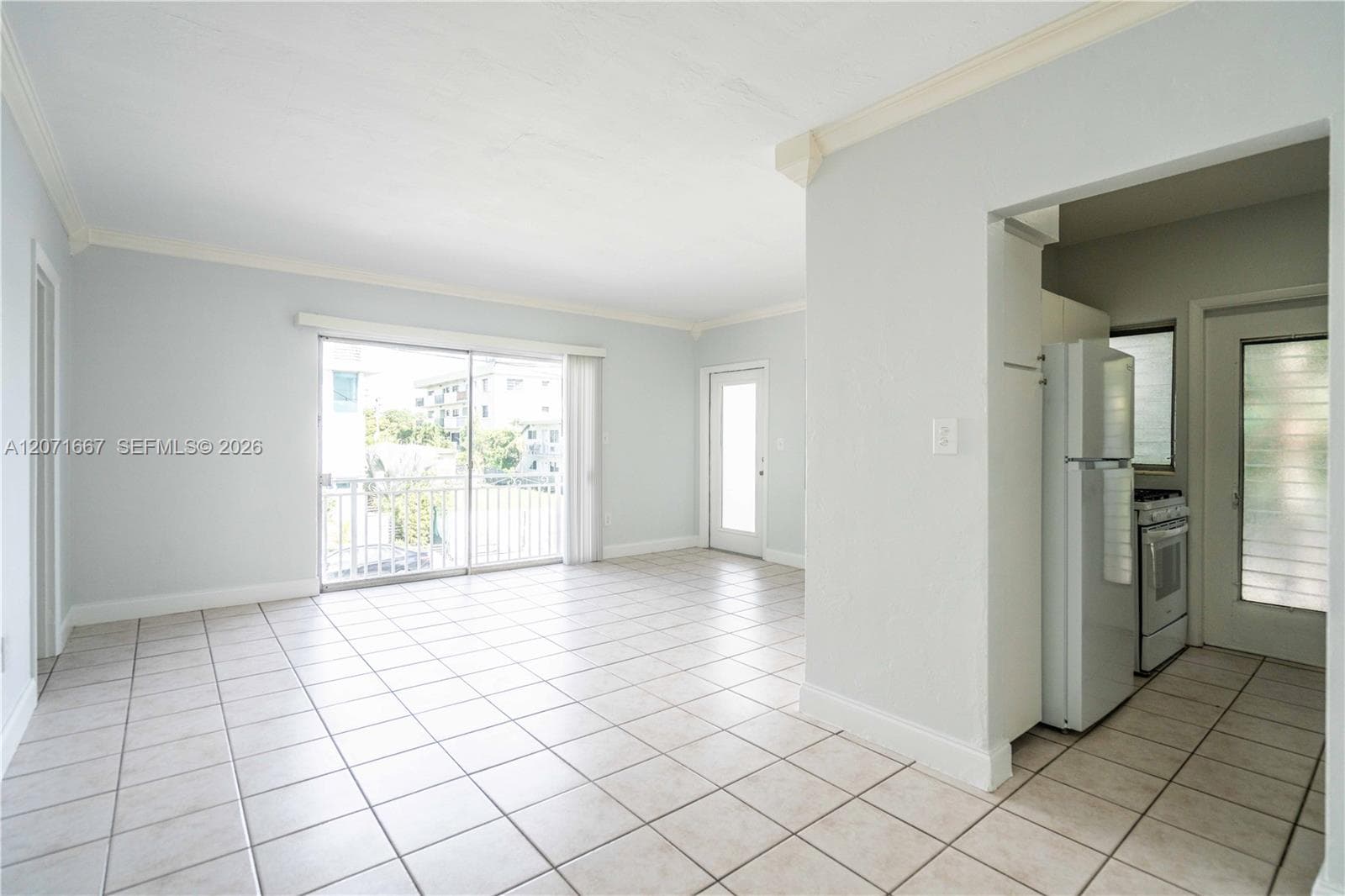 7640 Carlyle Ave # 7A, Miami Beach FL 33141 photo 2