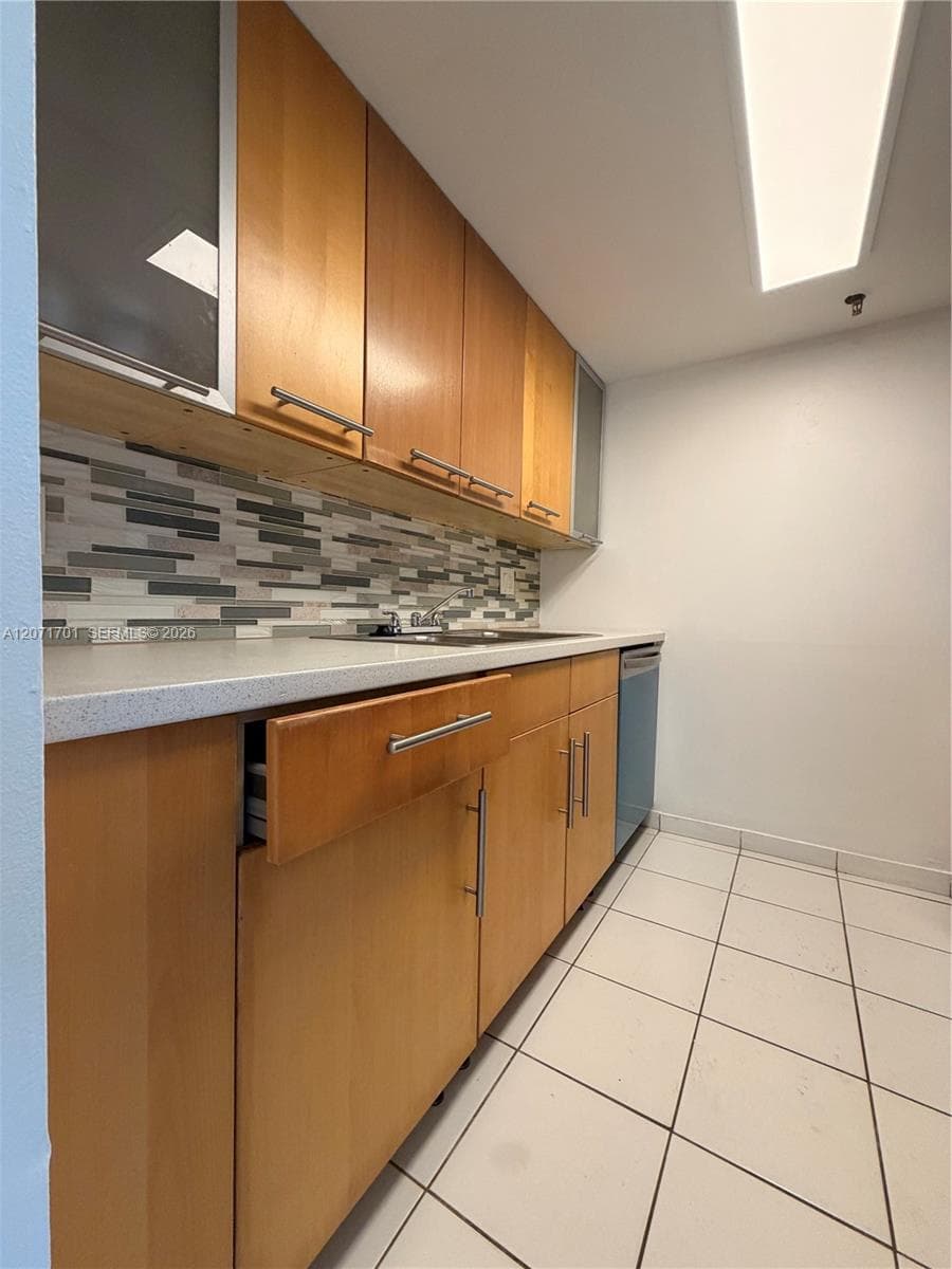 1010 NW 11th St # 507, Miami FL 33136 photo 2