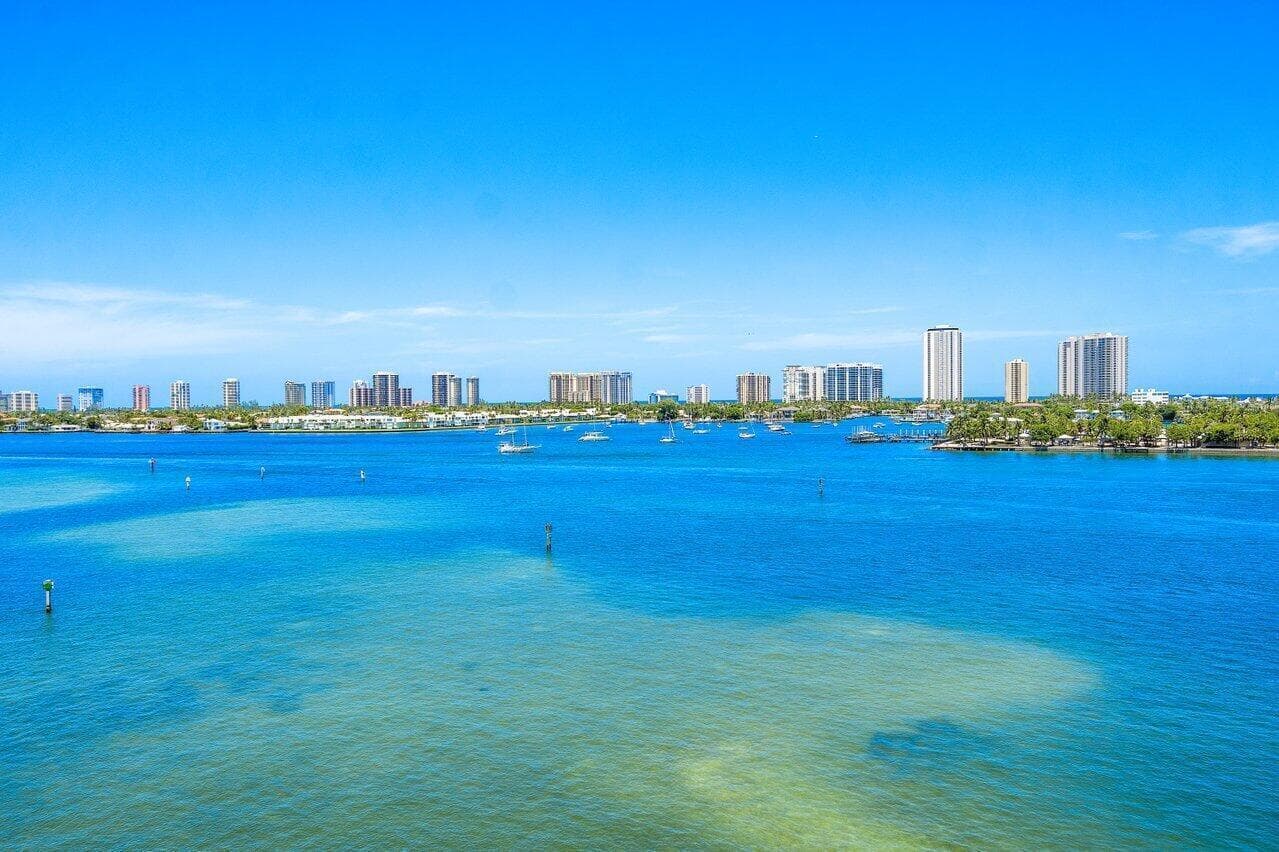 2640 Lake Shore Drive # 711, Riviera Beach FL 33404