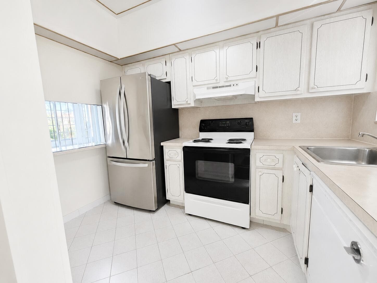 3051 Sunrise Lakes Drive E # 203, Sunrise FL 33322