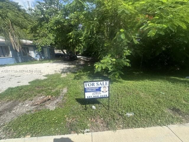 12040 W Dixie Hwy, North Miami FL 33161 photo 4