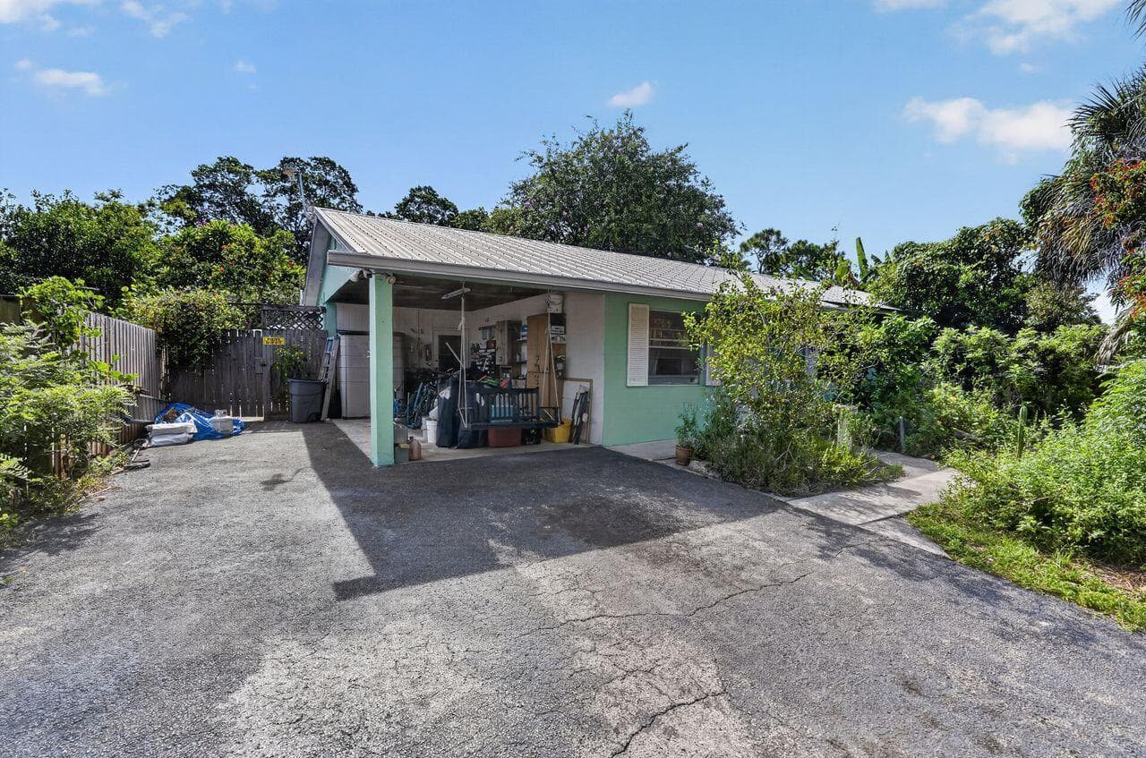 303 S DELAWARE Boulevard, Jupiter FL 33458 photo 3