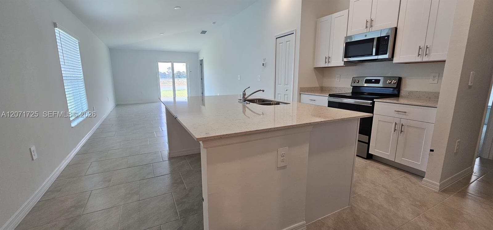 20190 Caroline Creek PL, Lehigh Acres FL 33974 photo 5