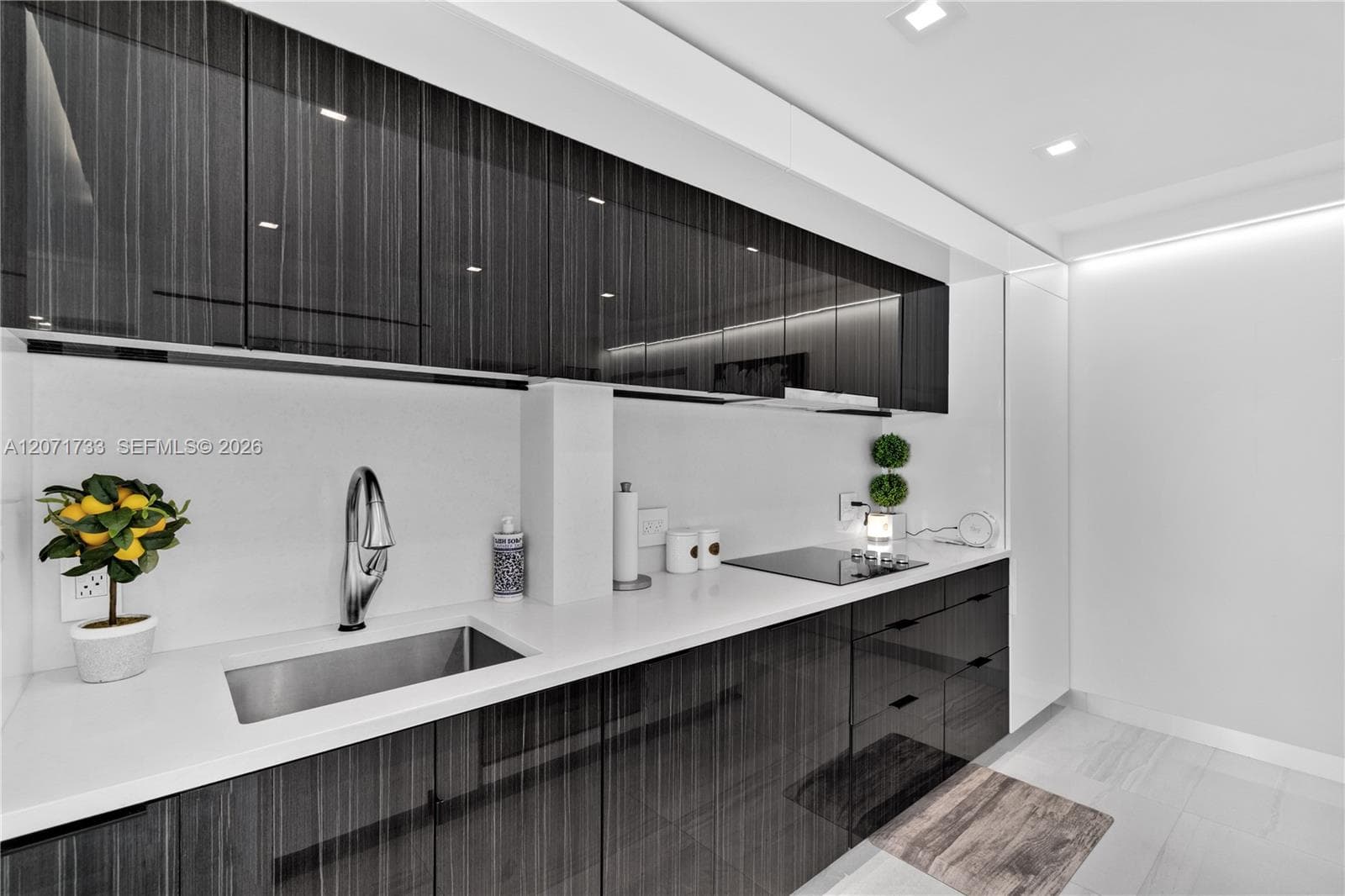 5555 Collins Ave # 5A, Miami Beach FL 33140 photo 2