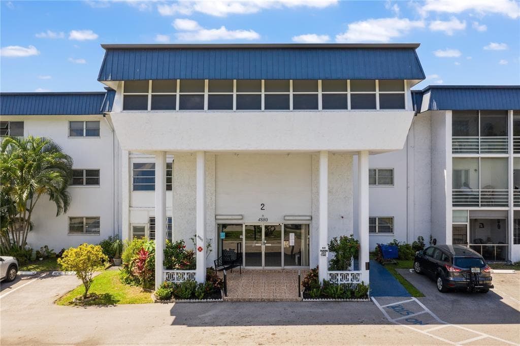 4880 NW 22ND Street # 309, Lauderhill FL 33313