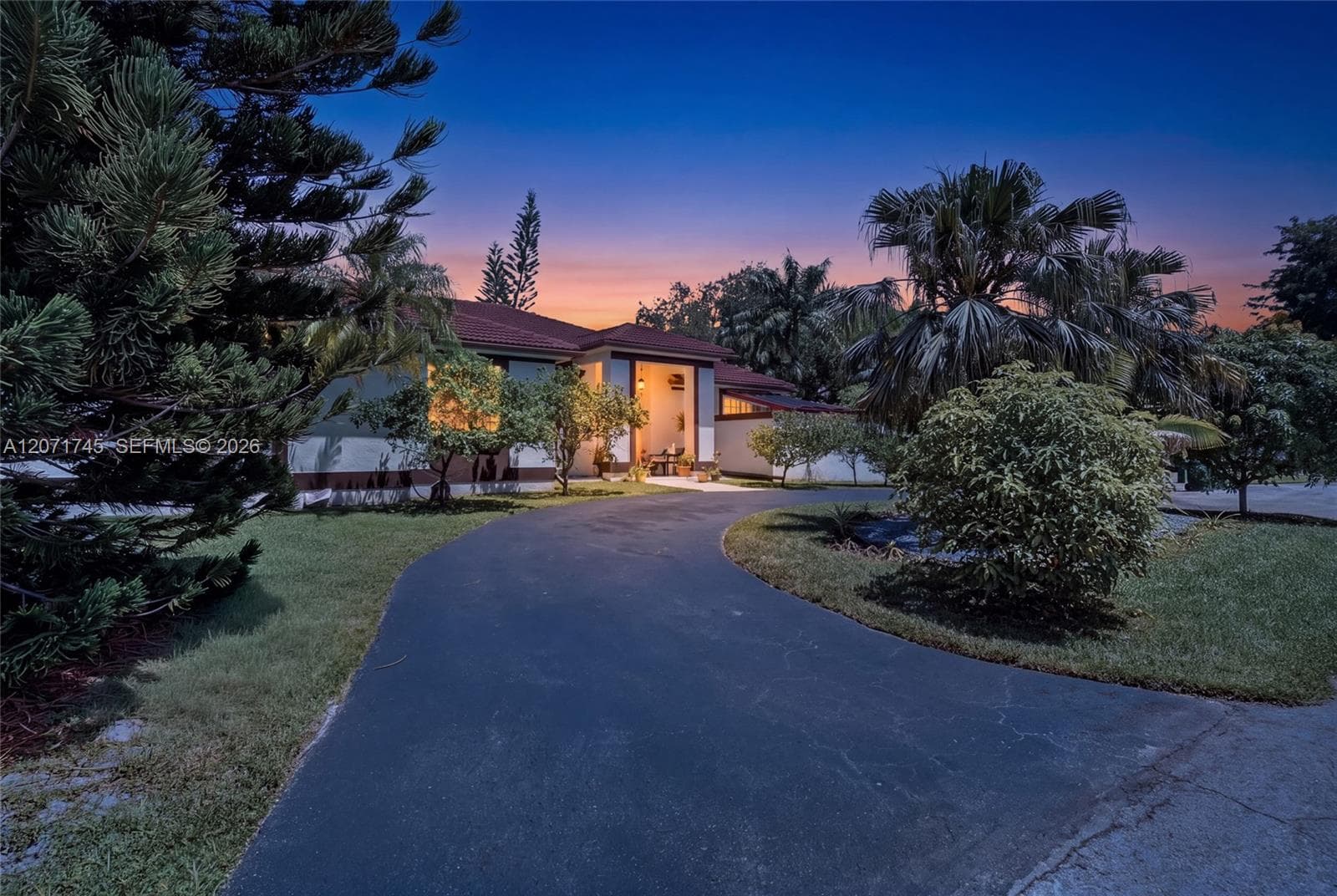 17711 SW 81st Ct, Palmetto Bay FL 33157