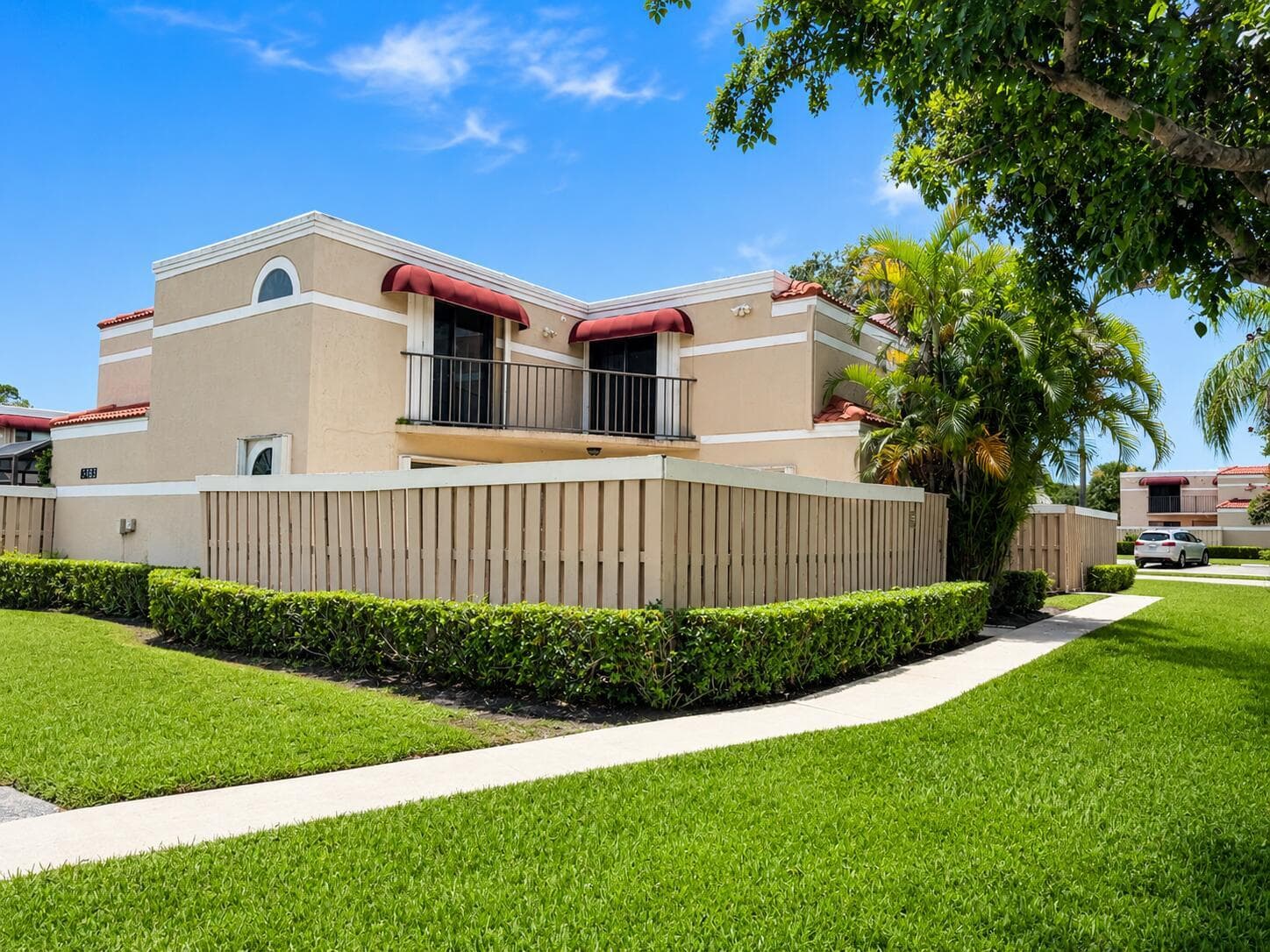 3725 VILLAGE Drive # D, Delray Beach FL 33445 photo 2